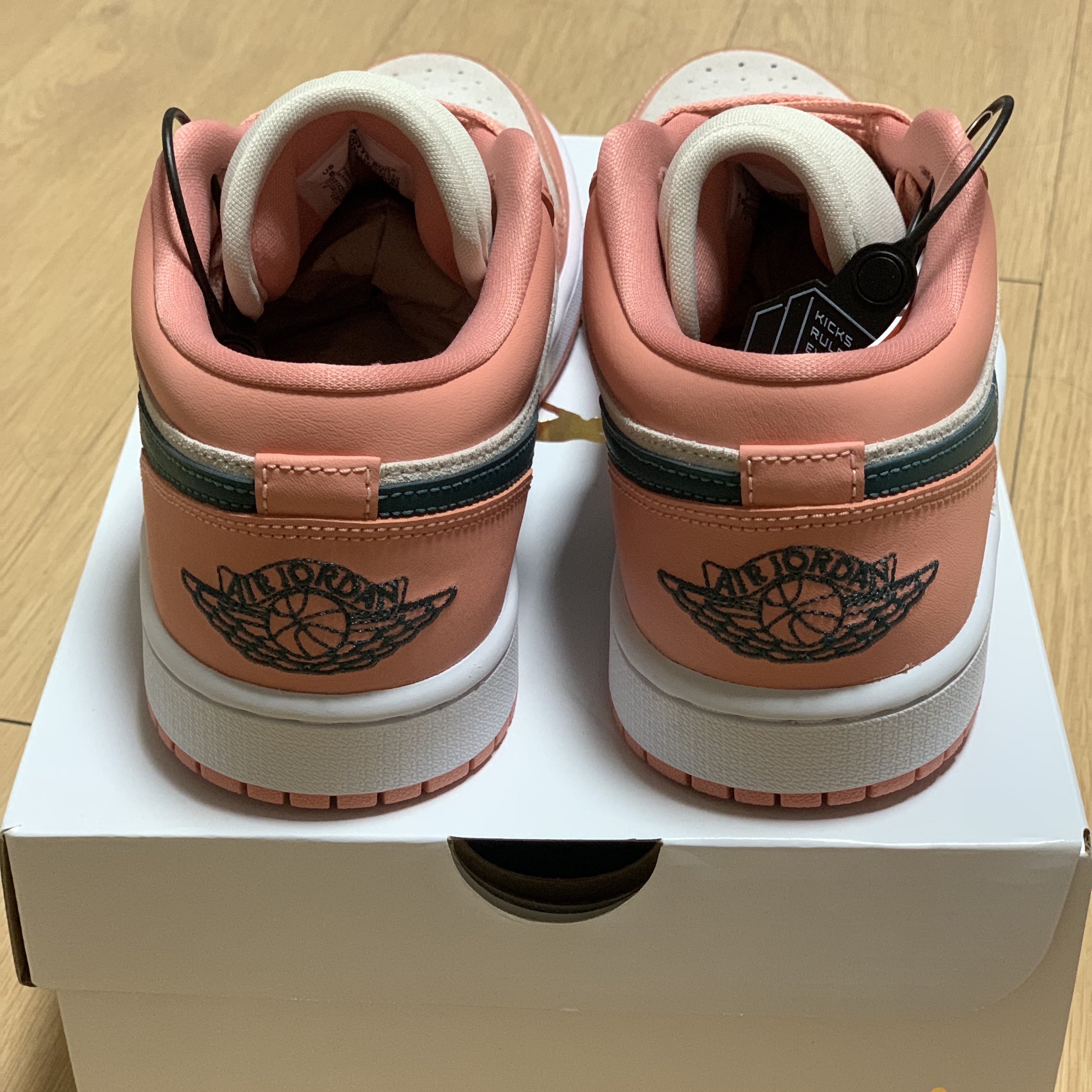 (W) Jordan 1 Low Light Madder Root 착용 스타일 - 3