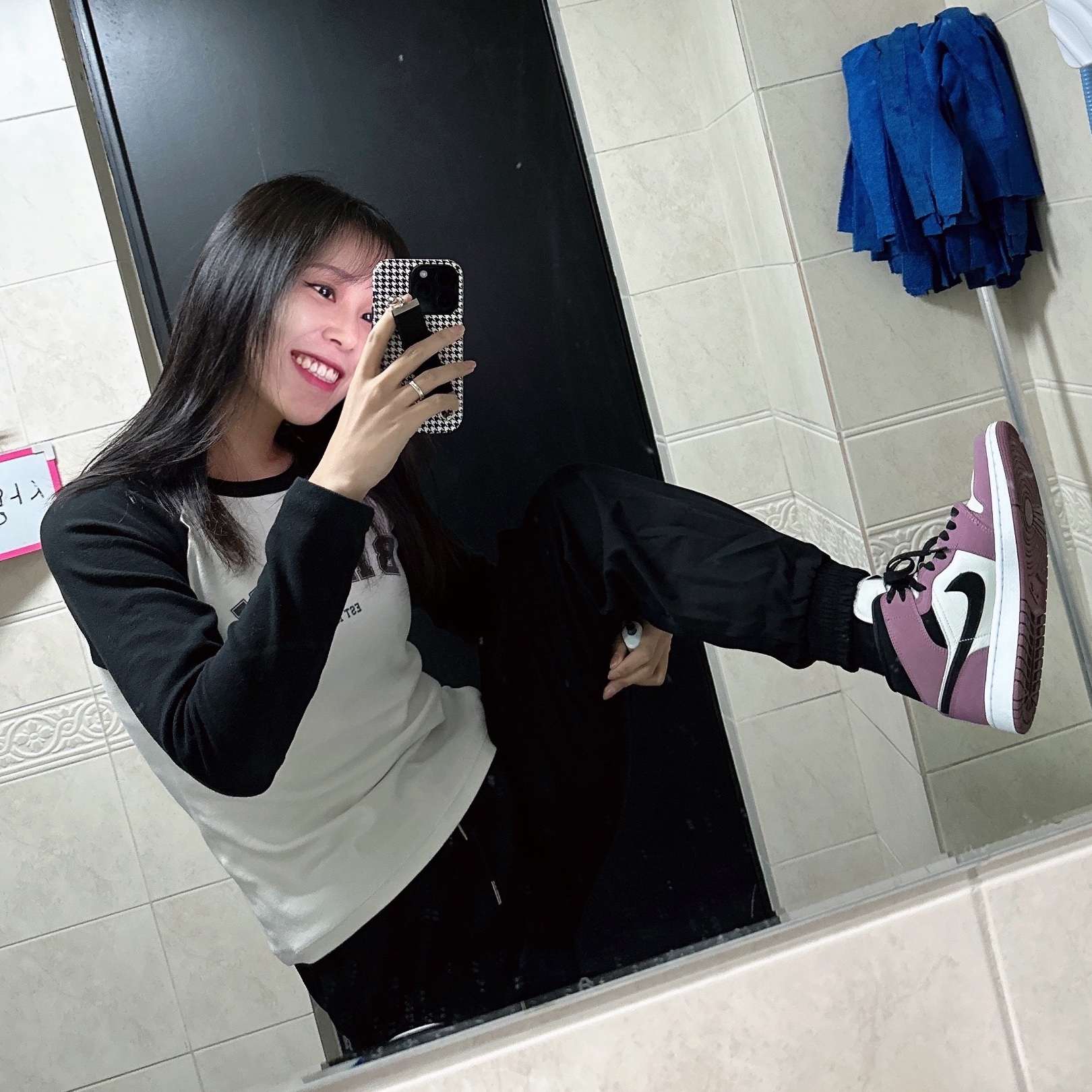 (W) Jordan 1 Mid SE Light Mulberry 착용 스타일