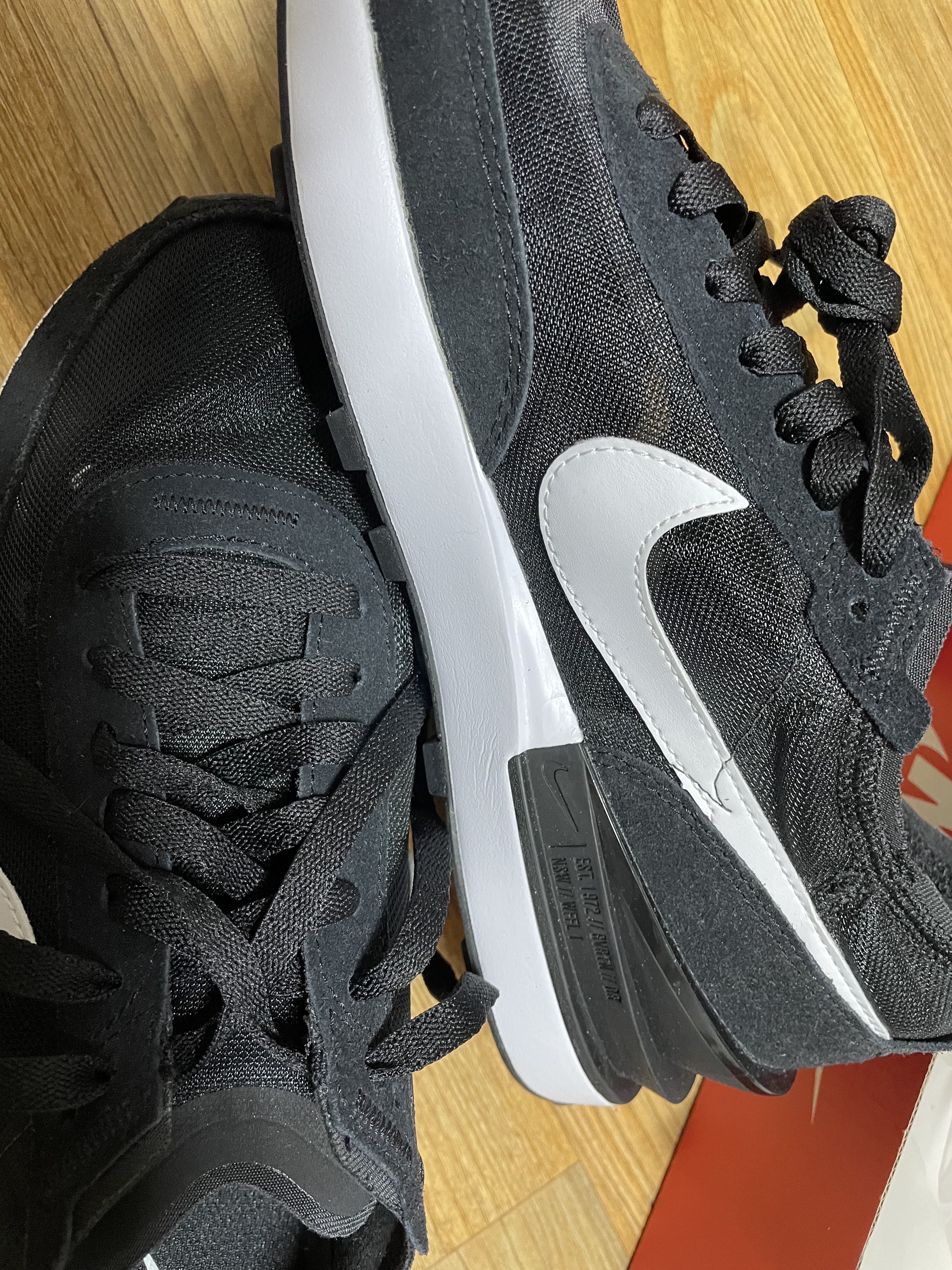 (W) Nike Waffle One Black White 착용 스타일