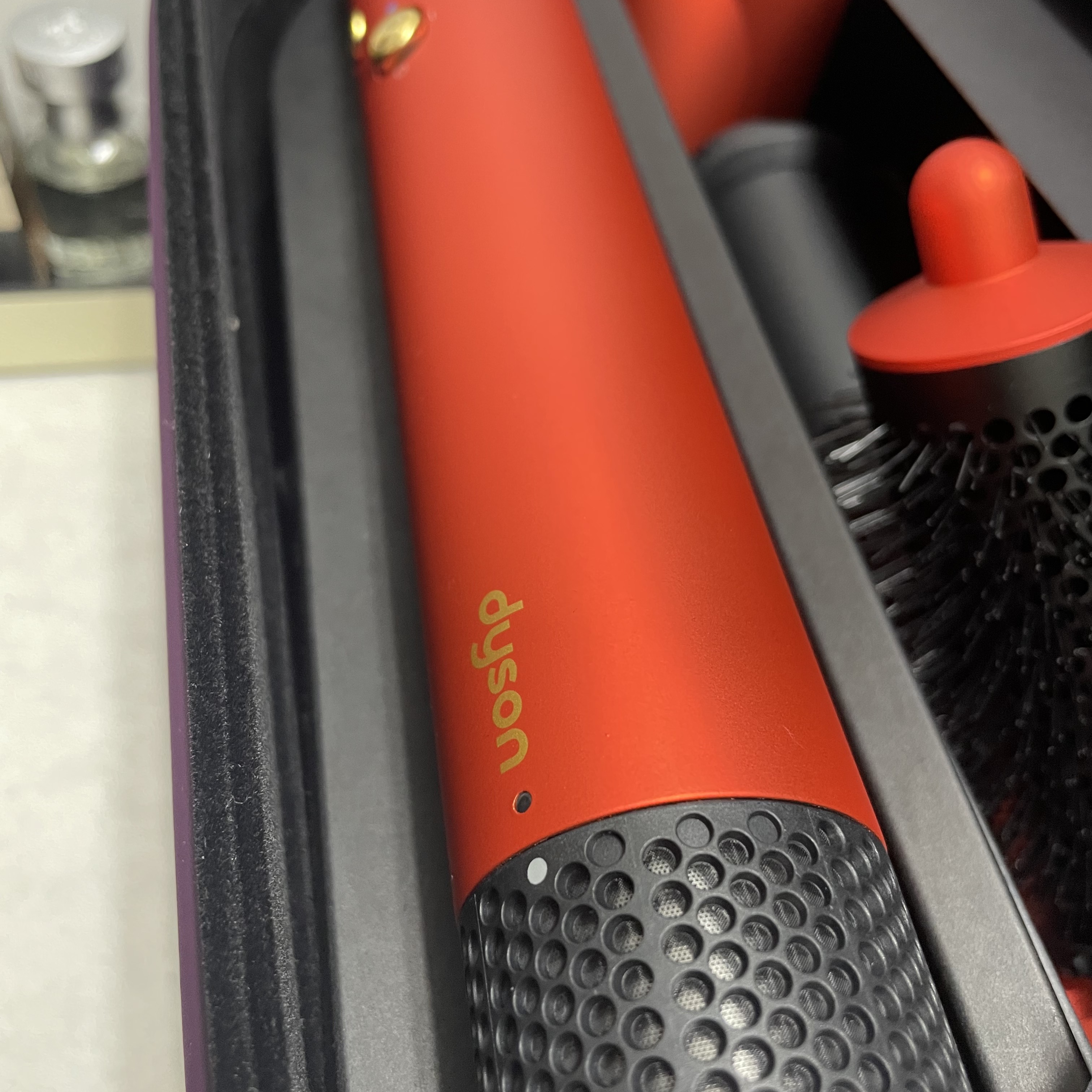 Dyson Airwrap Multi Styler Complete Long Topaz Orange (Korean Ver.) 착용 스타일 - 3