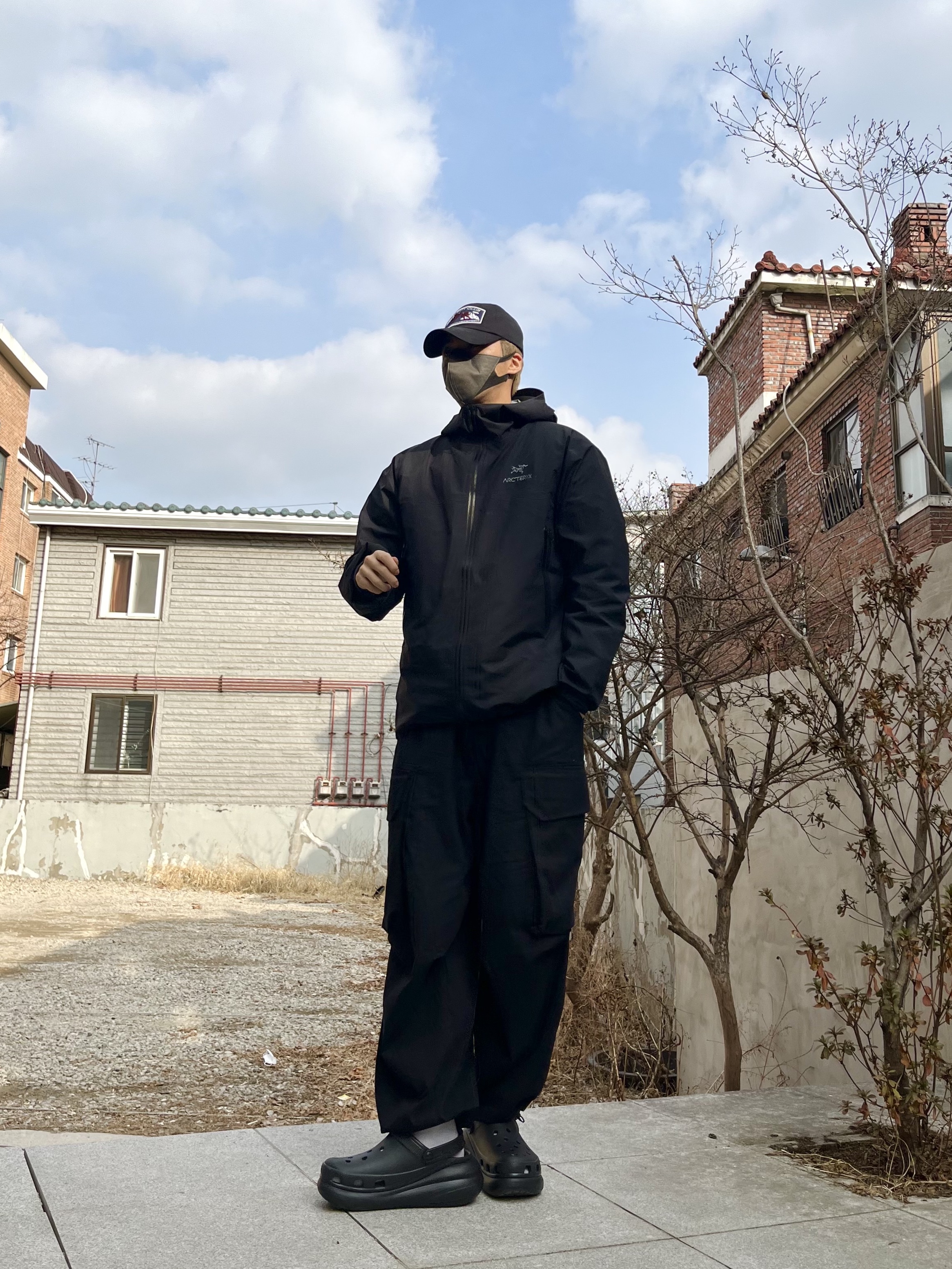 Arc'teryx Beta Jacket Black 착용 스타일 - 3