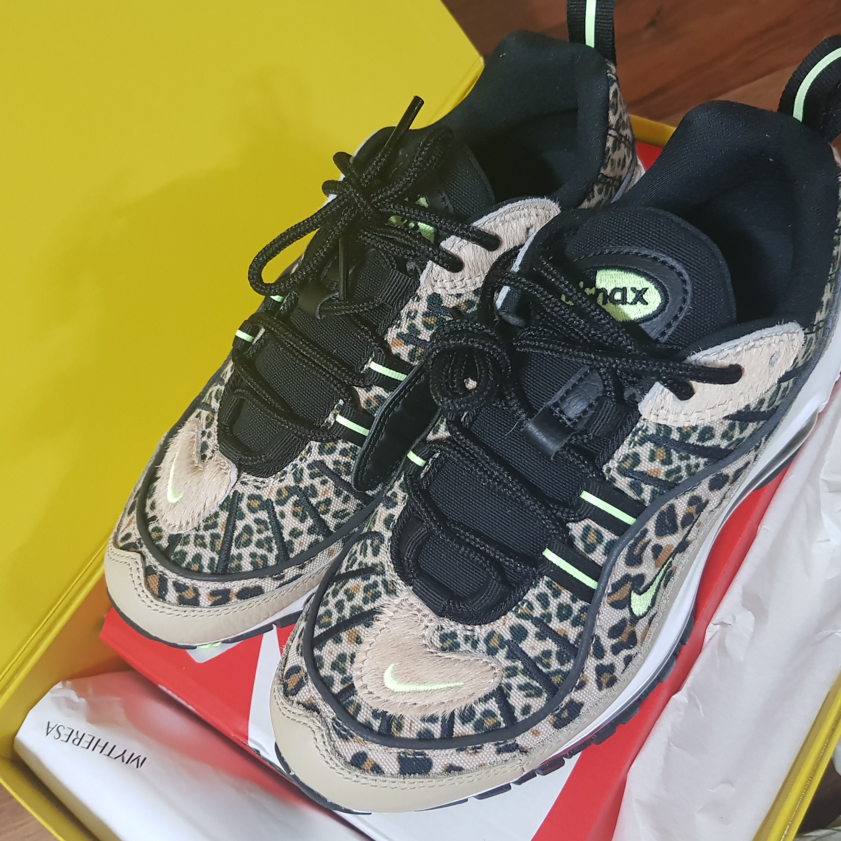 (W) Nike Air Max 98 Animal Pack 착용 스타일 - 1