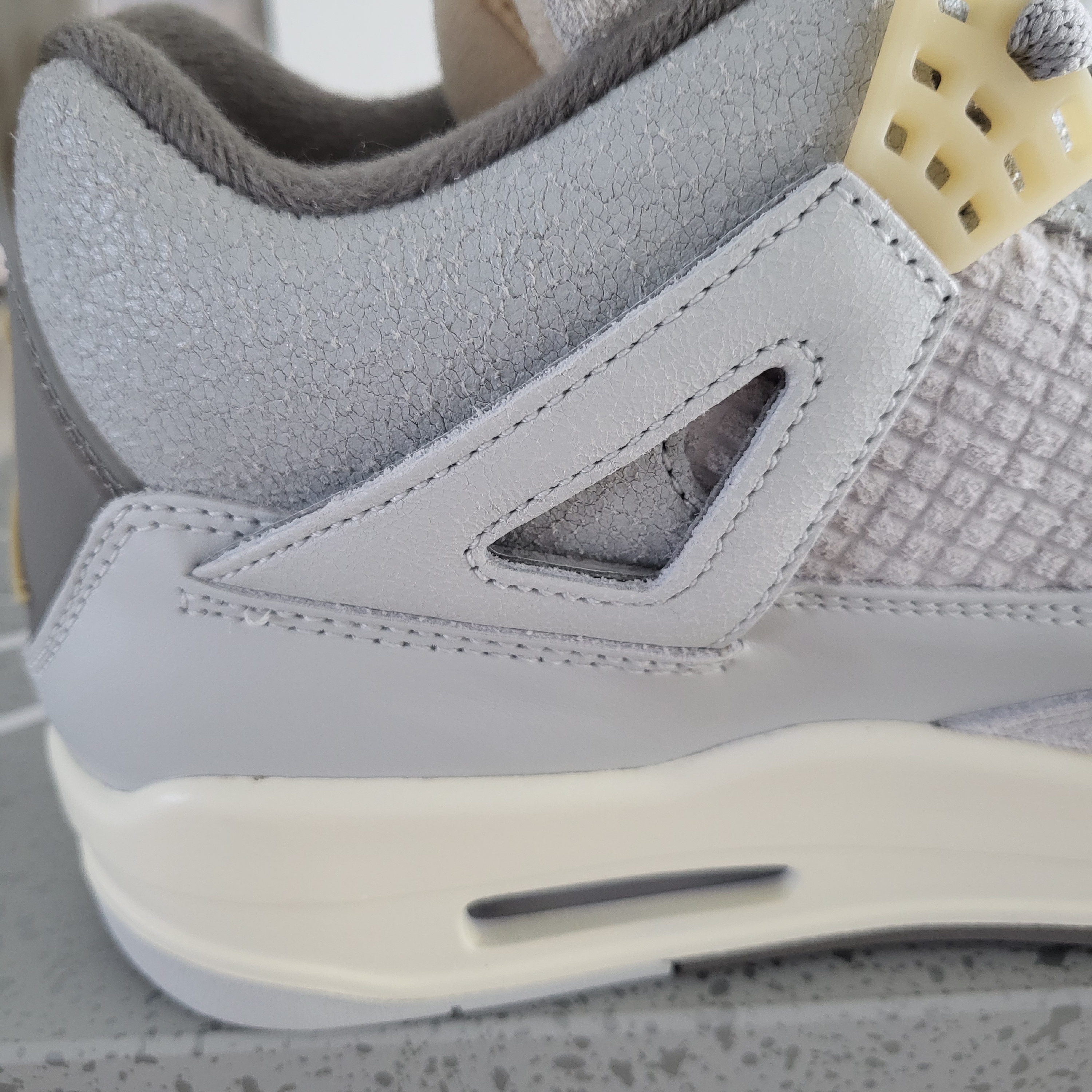 Jordan 4 Retro SE Craft 착용 스타일 - 3