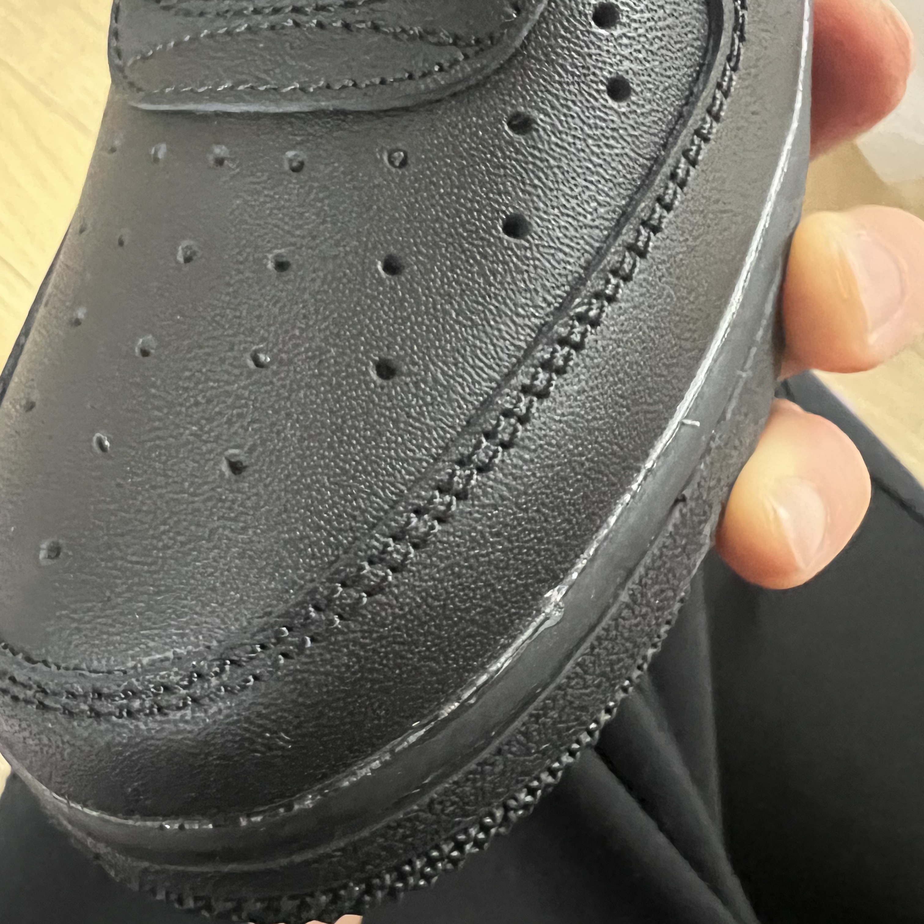 (W) Nike Air Force 1 '07 Low Triple Black 착용 스타일