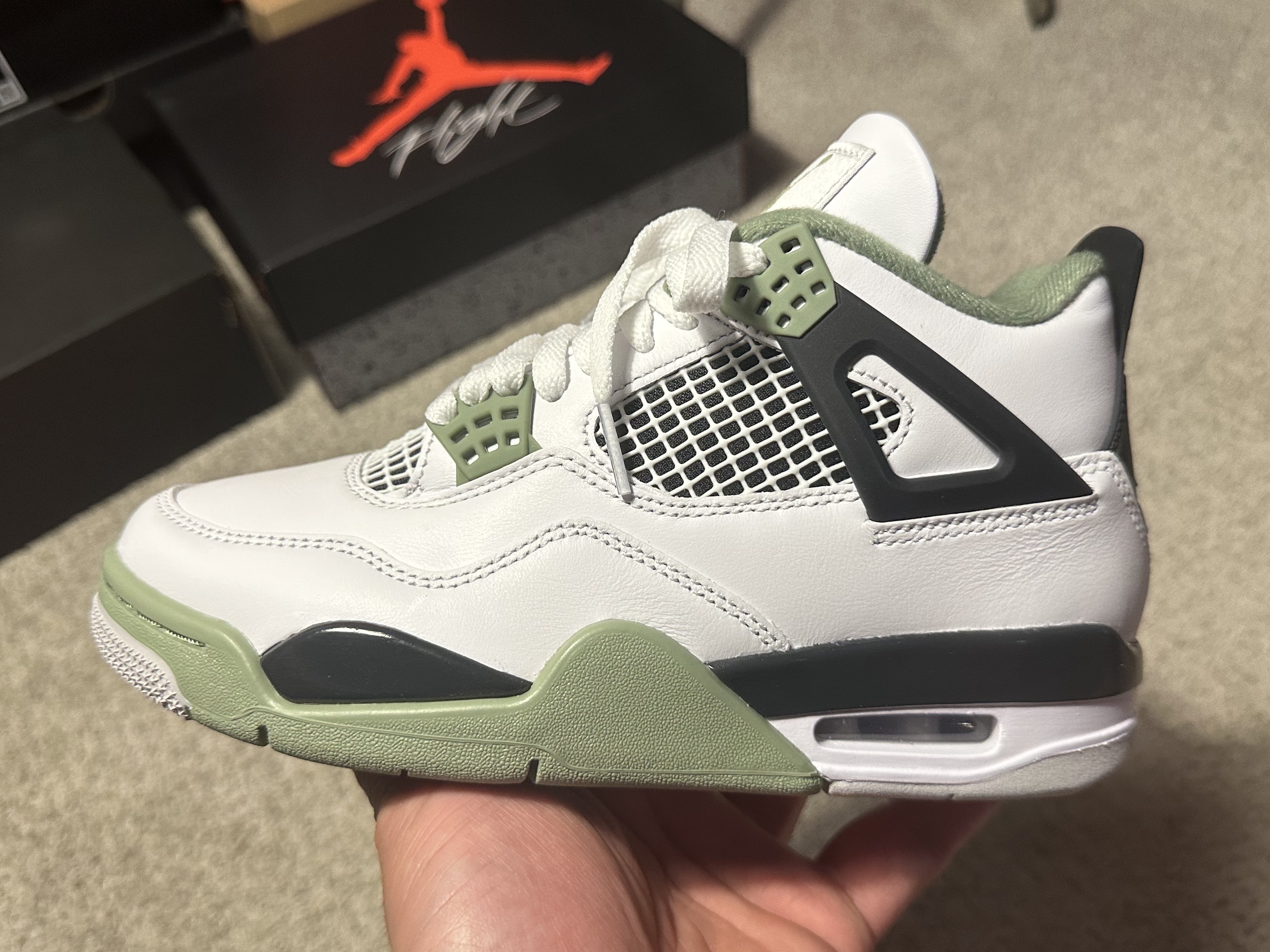 (W) Jordan 4 Retro Oil Green 착용 스타일 - 5