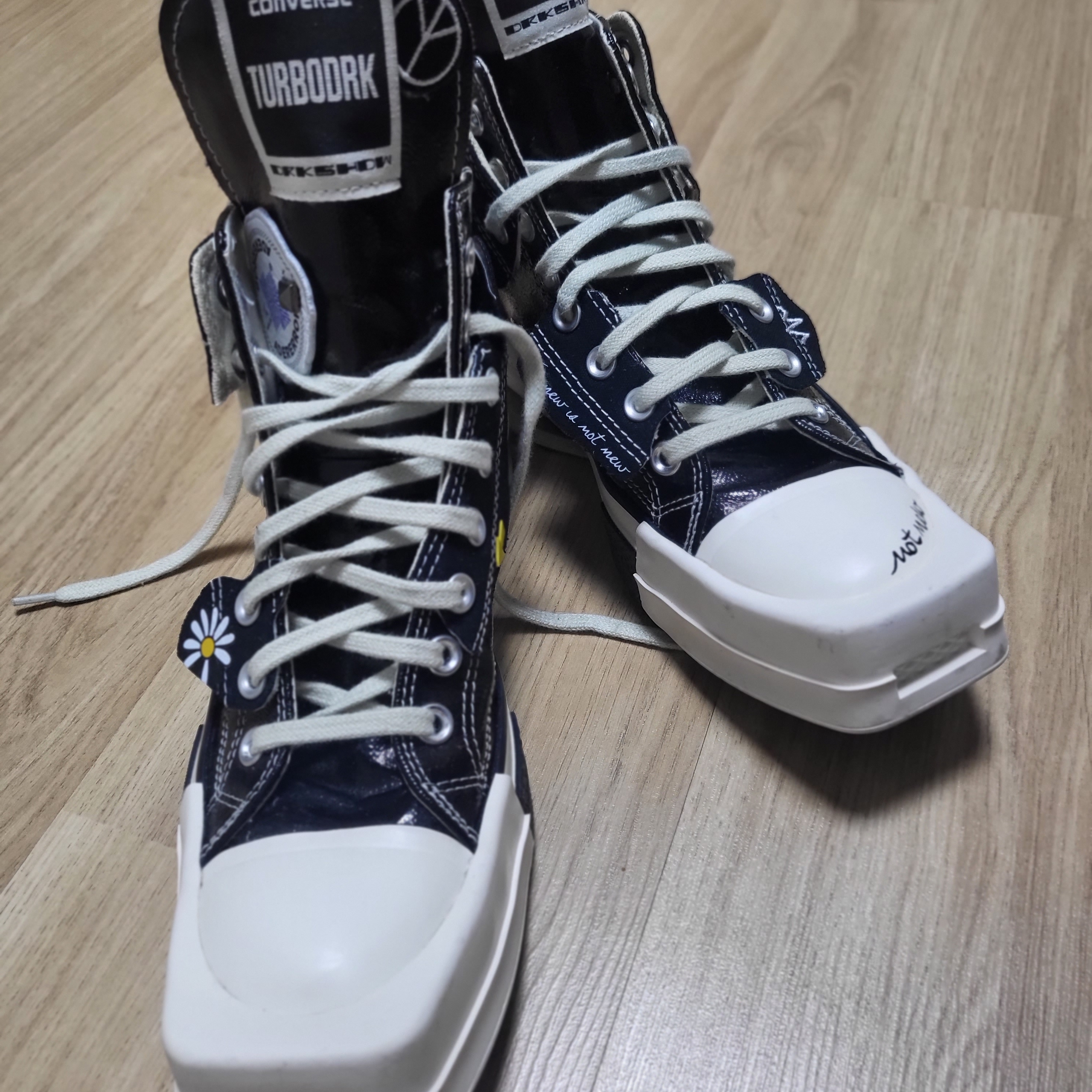 Converse x Drkshdw Turbodrk Chuck 70 Hi Black Lacquered Denim 착용 스타일 - 1