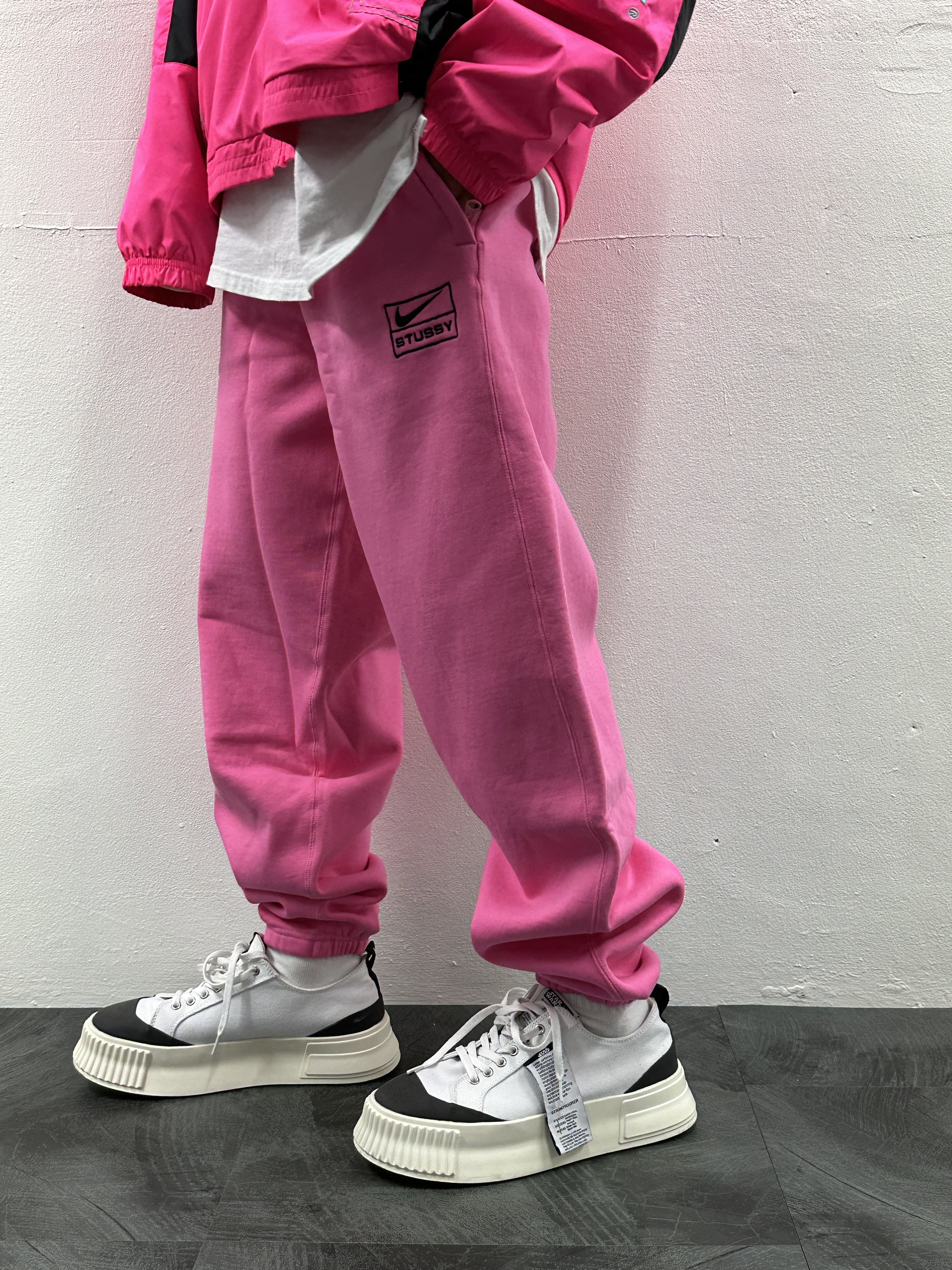 Nike x Stussy NRG Washed Fleece Pants Lotus PInk (DO5296-670) 착용 스타일