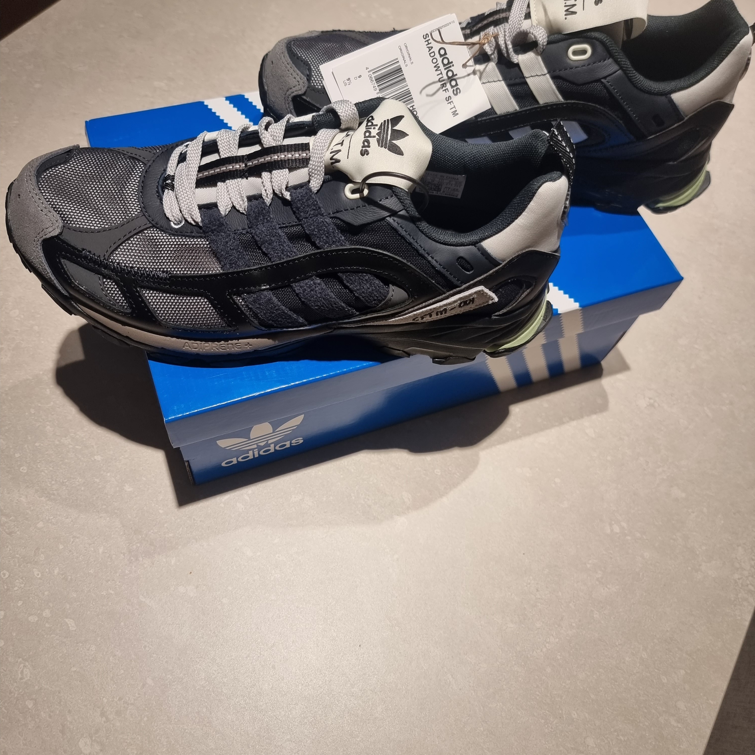 Adidas x Song for the Mute Shadowturf Core Black Night Grey 착용 스타일 - 2