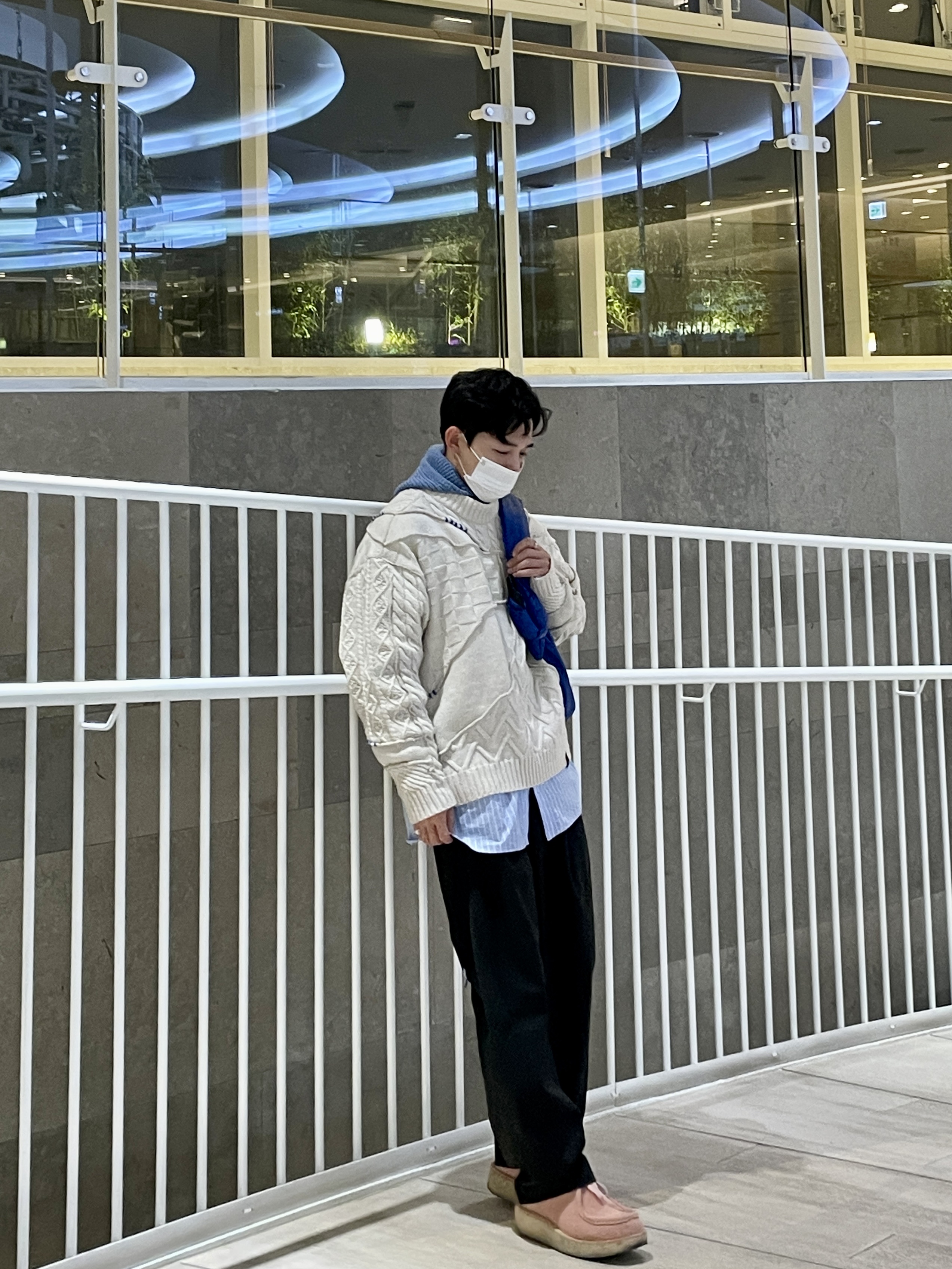 Zara x Ader Error Patchwork Oversize Knit Sweater Cream, Zara x Ader Error Striped Poplin Shirt Stripe 착용 스타일 - 3
