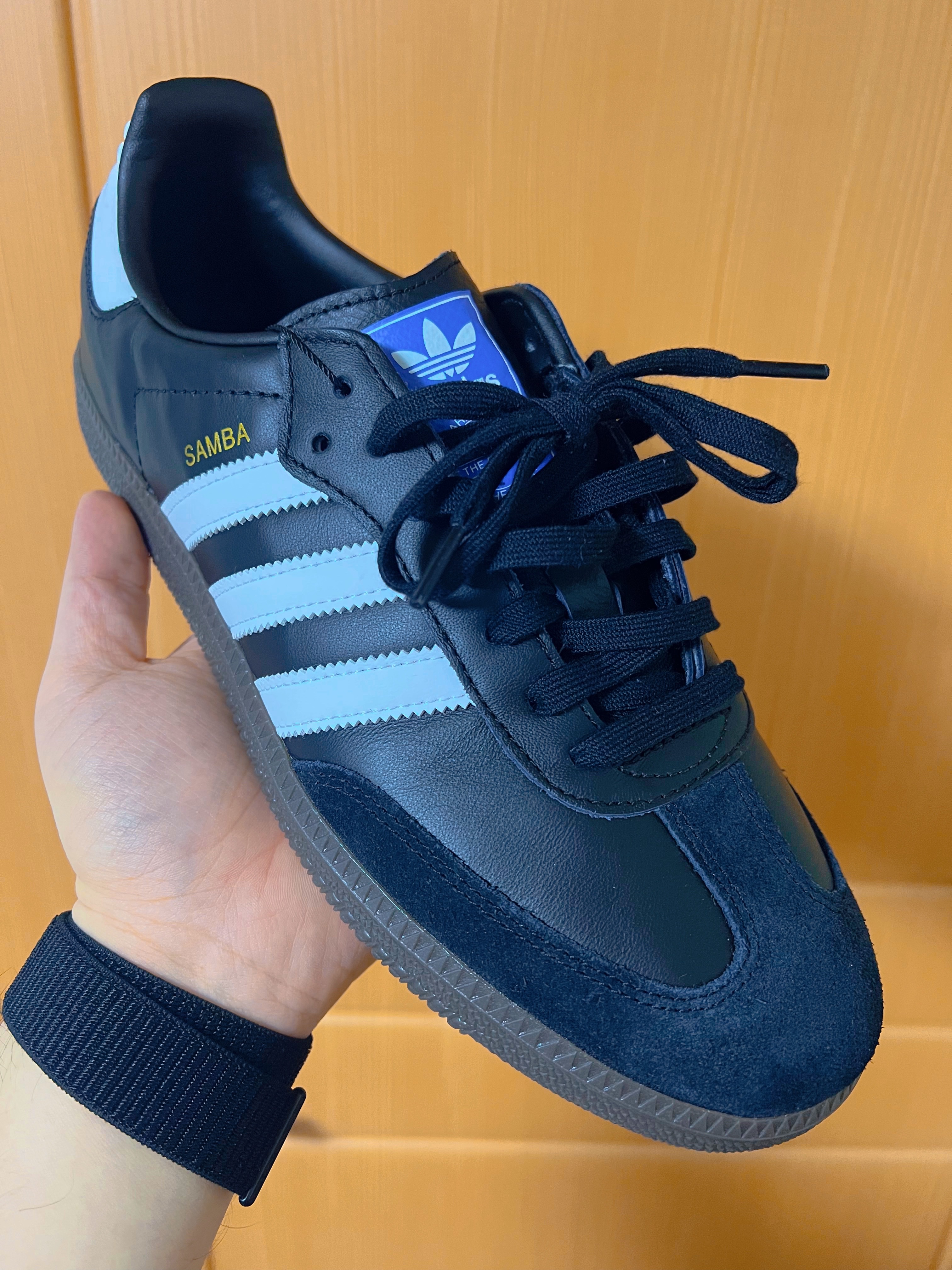 Adidas Samba OG Black White Gum 착용 스타일 - 1