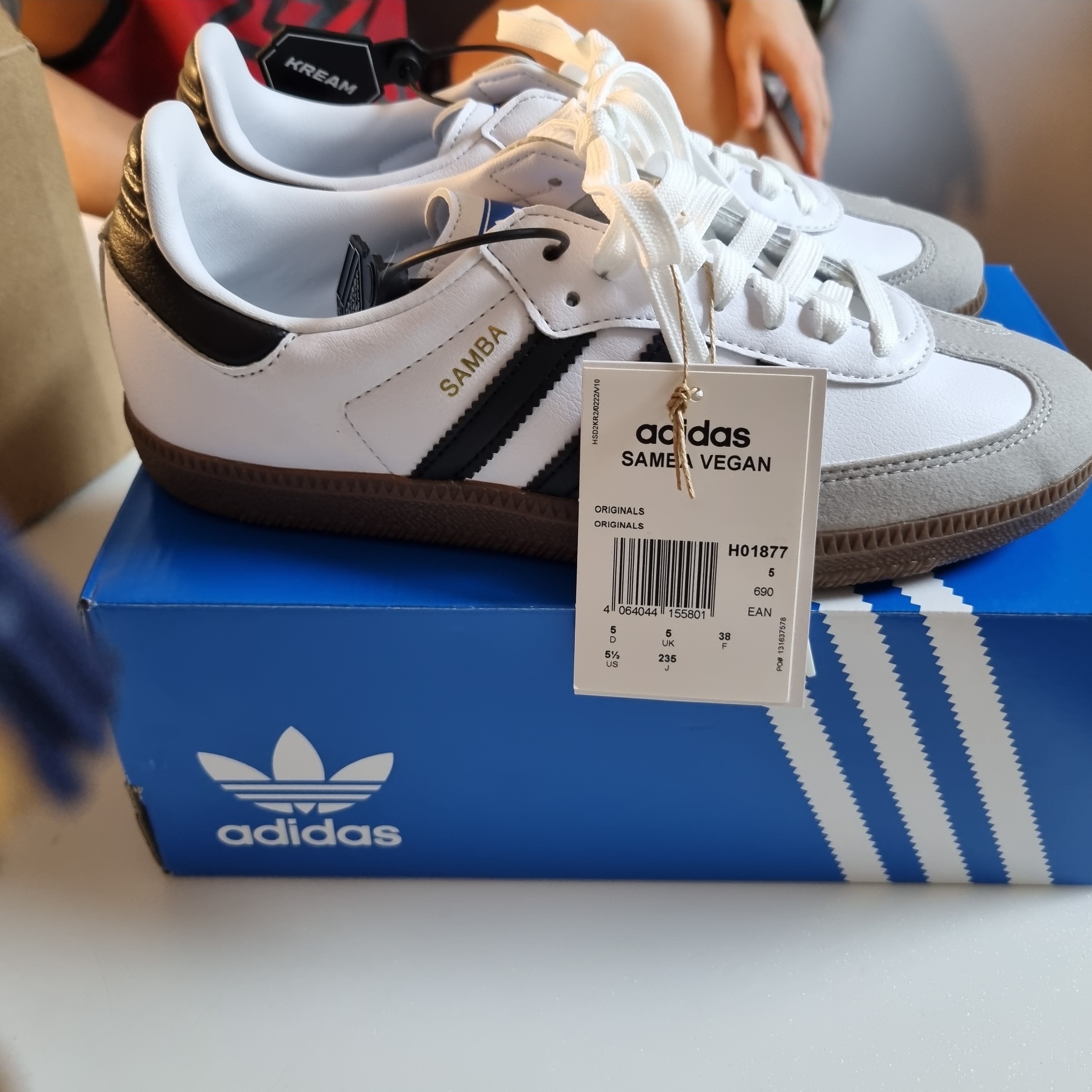 Adidas Samba Vegan White Black 착용 스타일 - 1