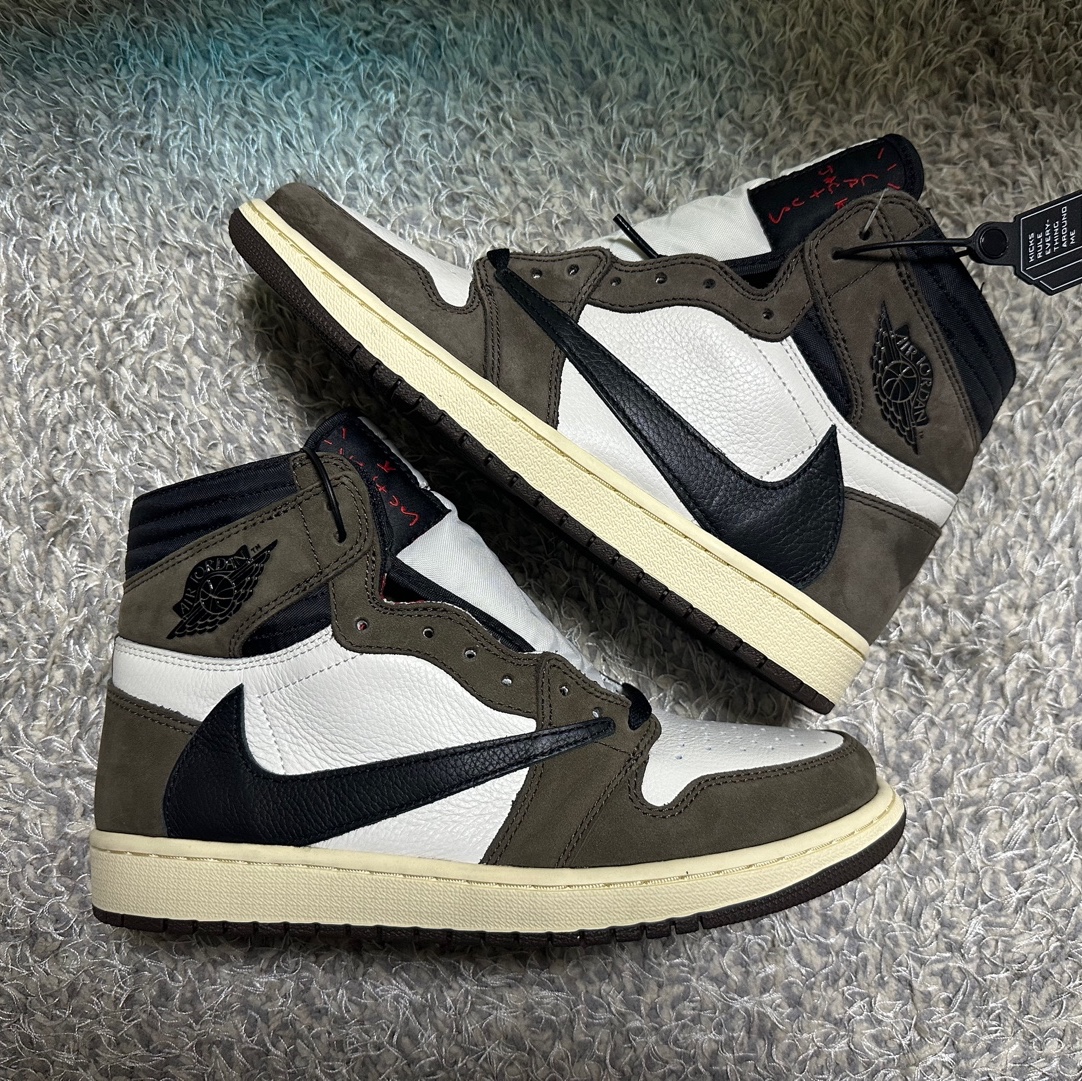 Jordan 1 x Travis Scott Retro High OG SP Mocha 착용 스타일