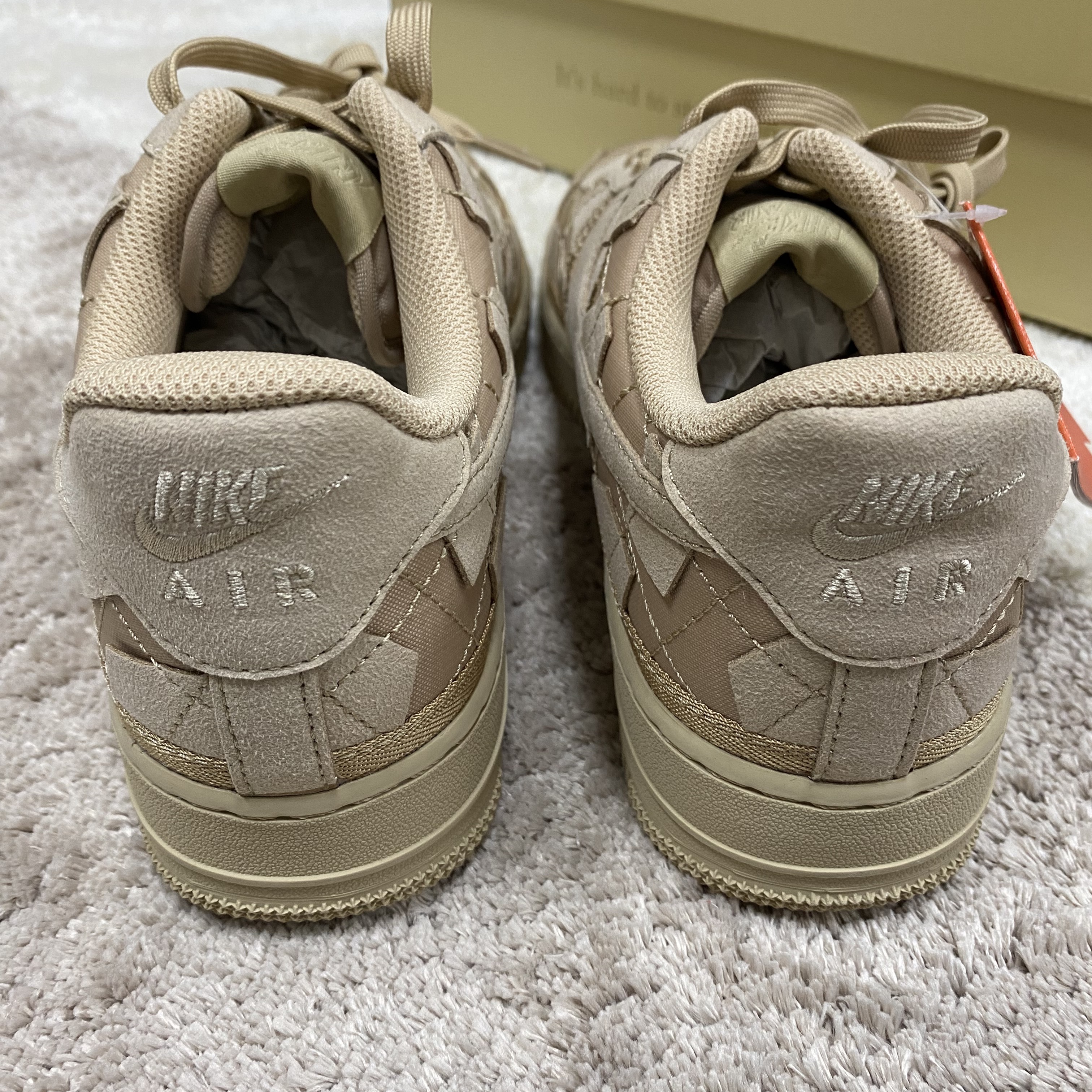 Nike x Billie Eilish Air Force 1 Low '07 SP Mushroom 착용 스타일 - 3