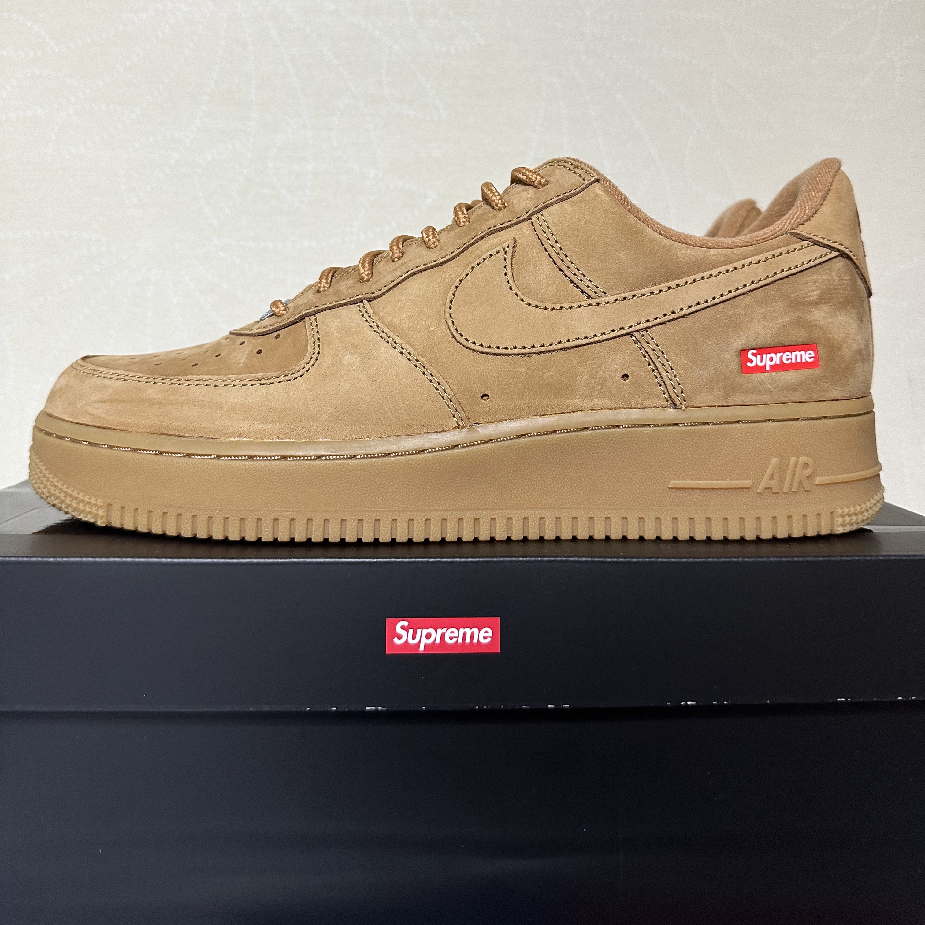 Nike x Supreme Air Force 1 Low Flax 착용 스타일