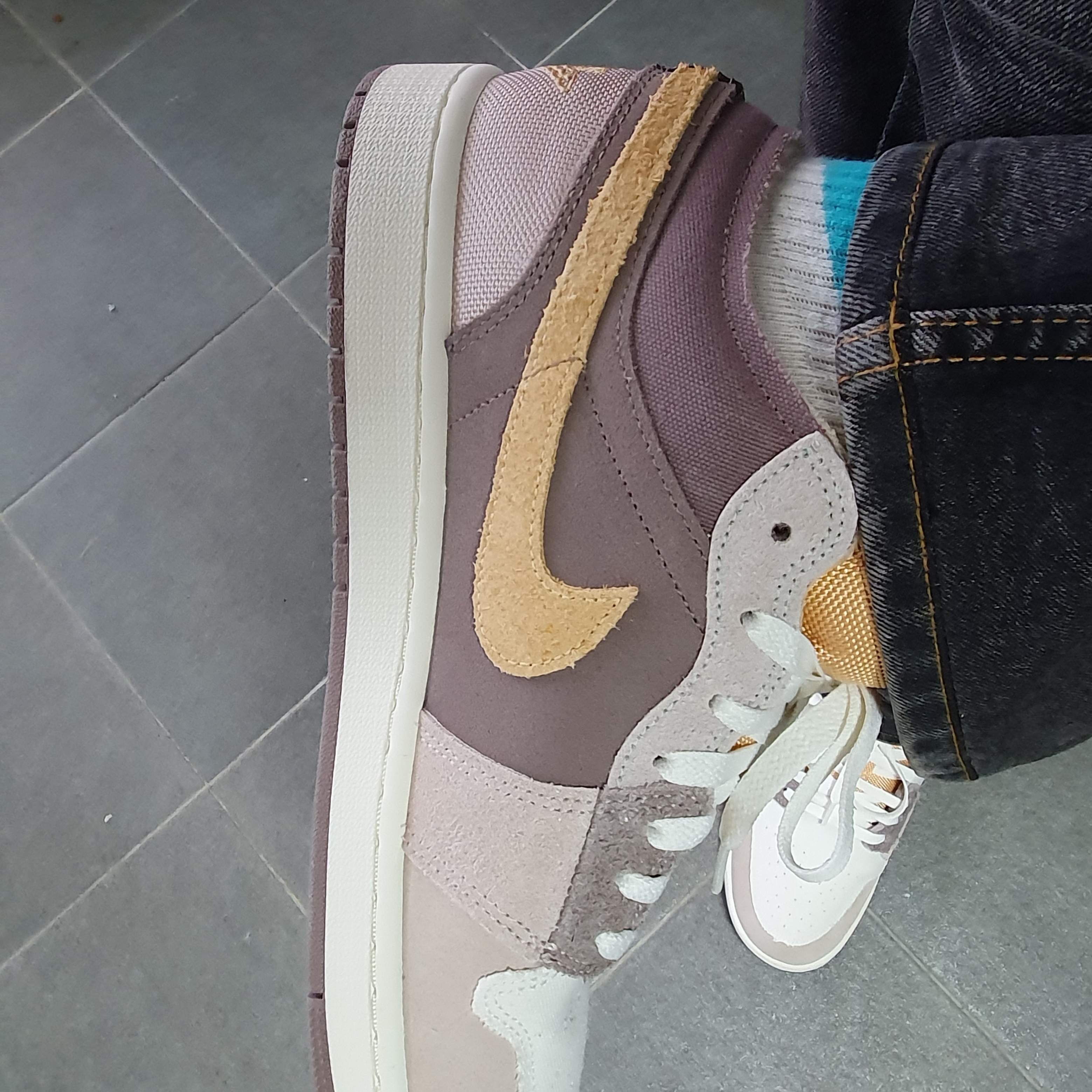 Jordan 1 Low SE Craft Taupe Haze 착용 스타일 - 1