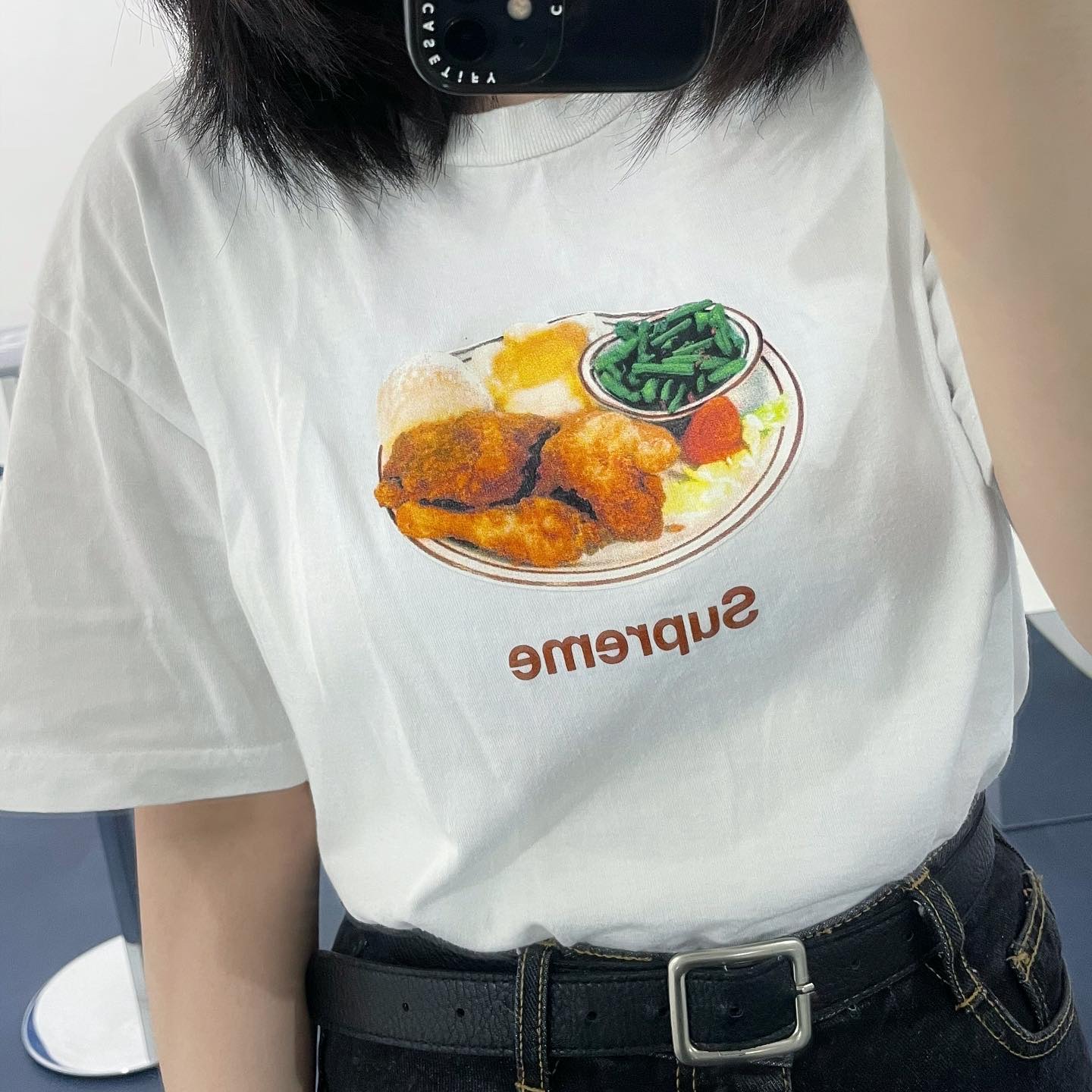 Supreme Chicken Dinner T-Shirt White - 18SS, Supreme Chicken Dinner T-Shirt Black - 18SS 착용 스타일