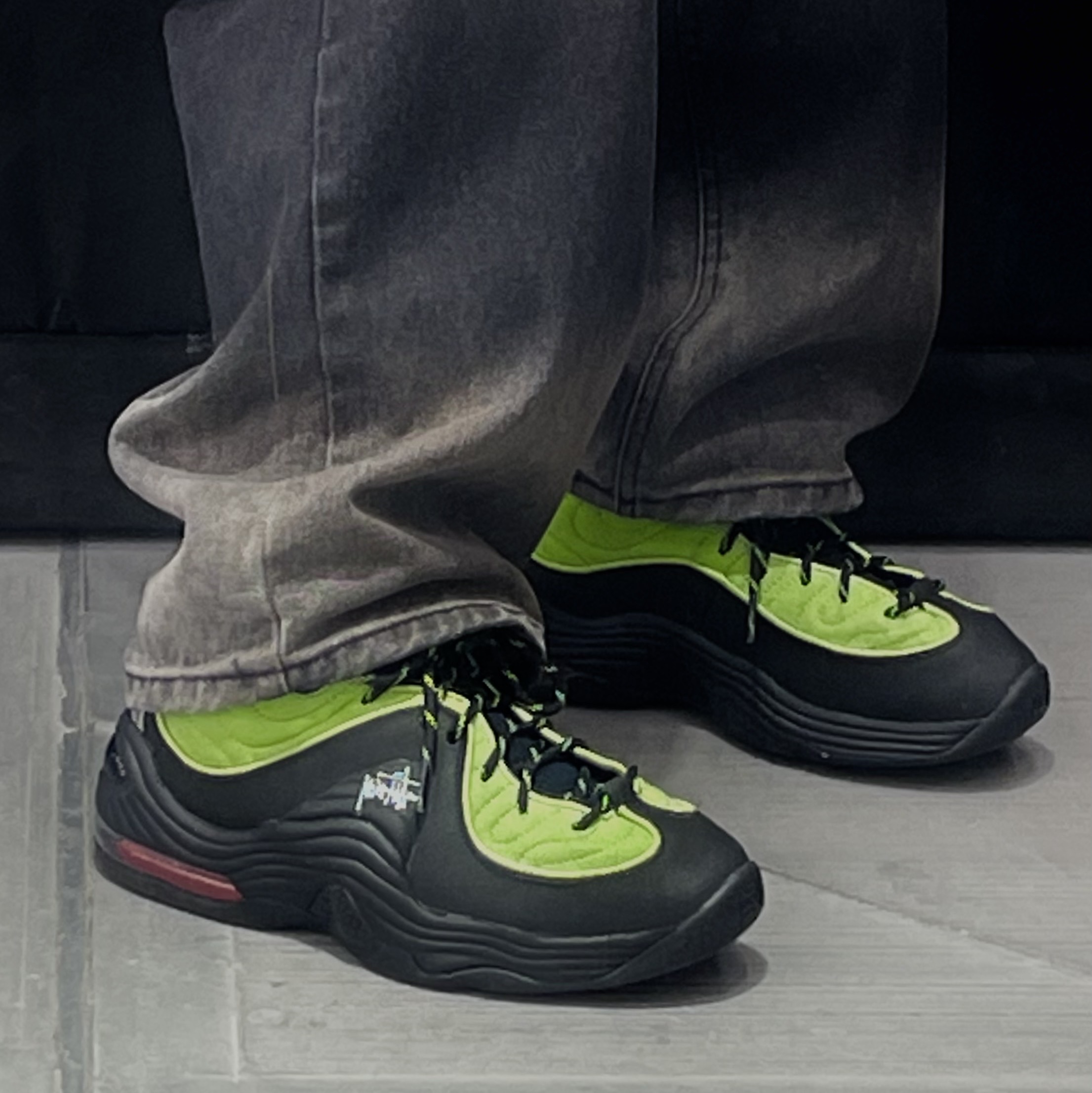 Nike x Stussy Air Penny II Vivid Green and Black 착용 스타일