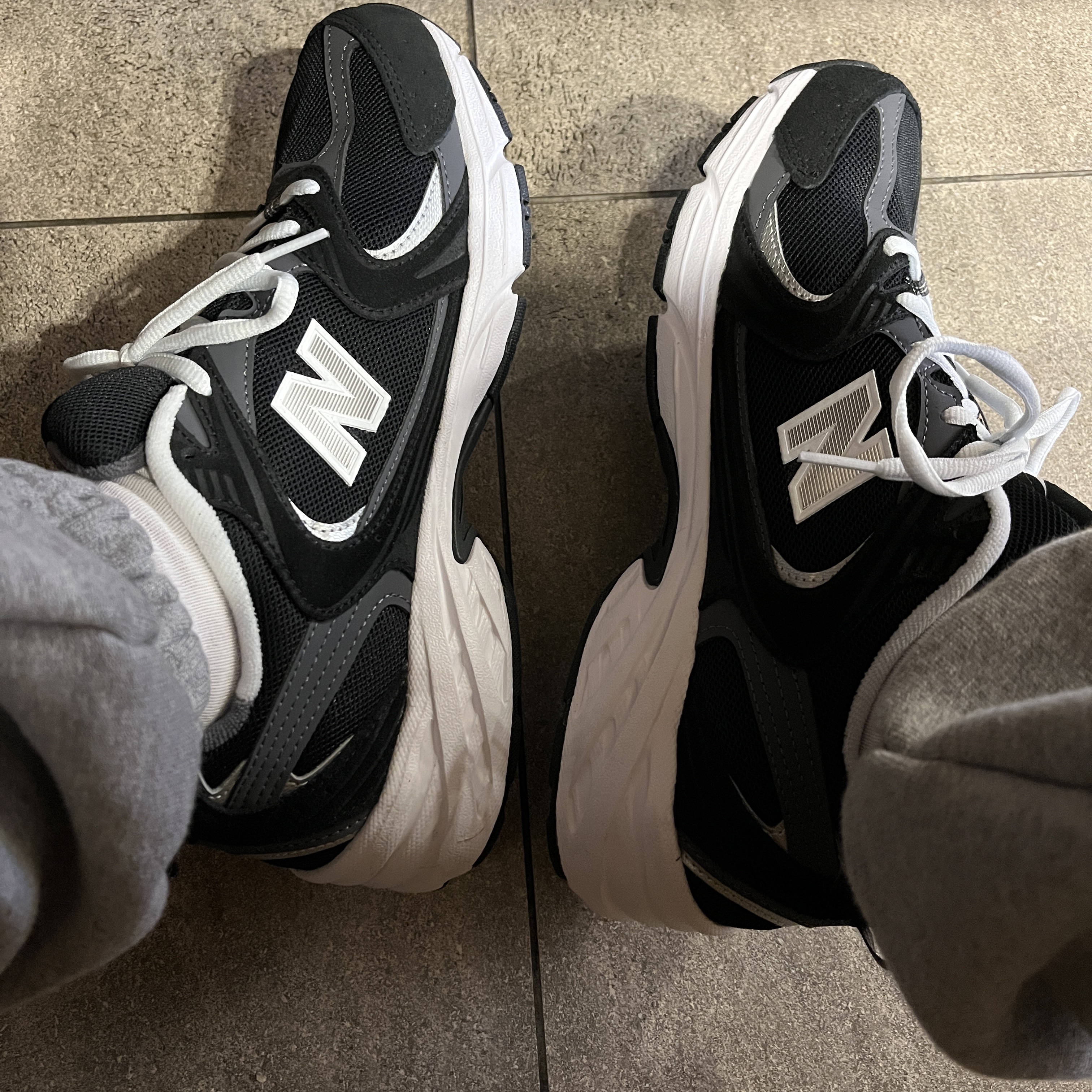 New Balance 530 Classic Black 착용 스타일
