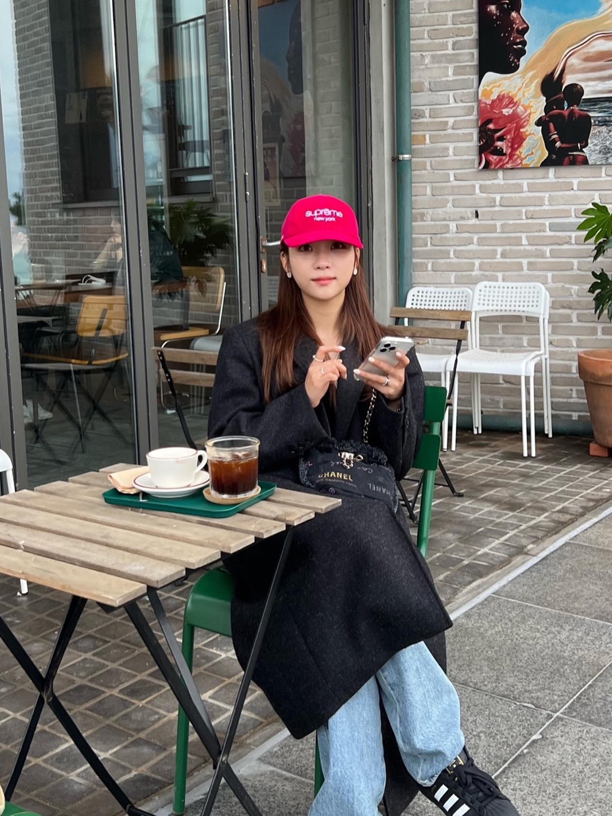Supreme Gore-Tex Corduroy Classic Logo 6-Panel Pink - 21FW, Supreme Gore-Tex Corduroy Classic Logo 6-Panel White - 21FW 착용 스타일