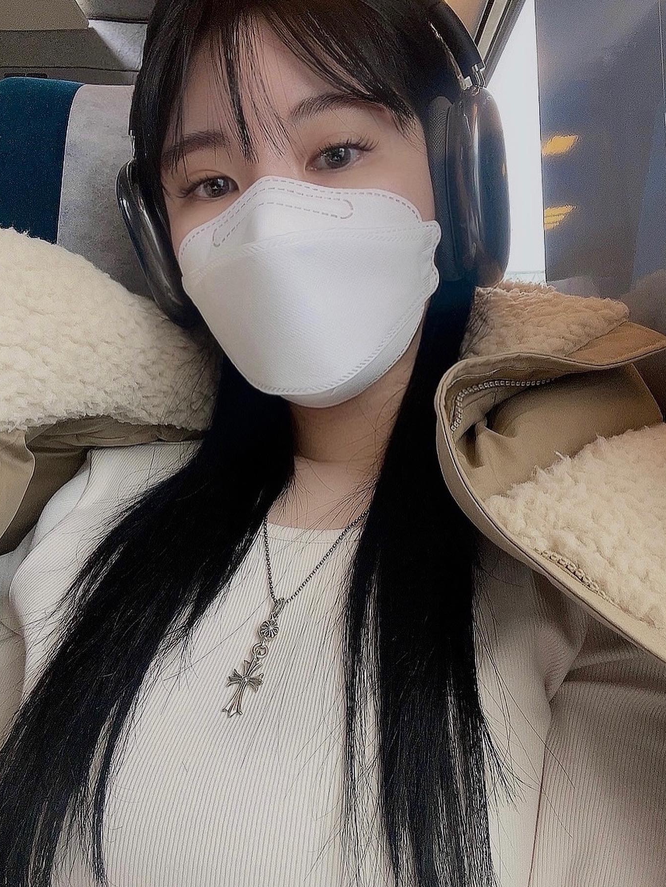 Apple AirPods Max Lightning Space Gray (Korean Ver.), The North Face Sherpa Nuptse Jacket Sand 착용 스타일 - 2