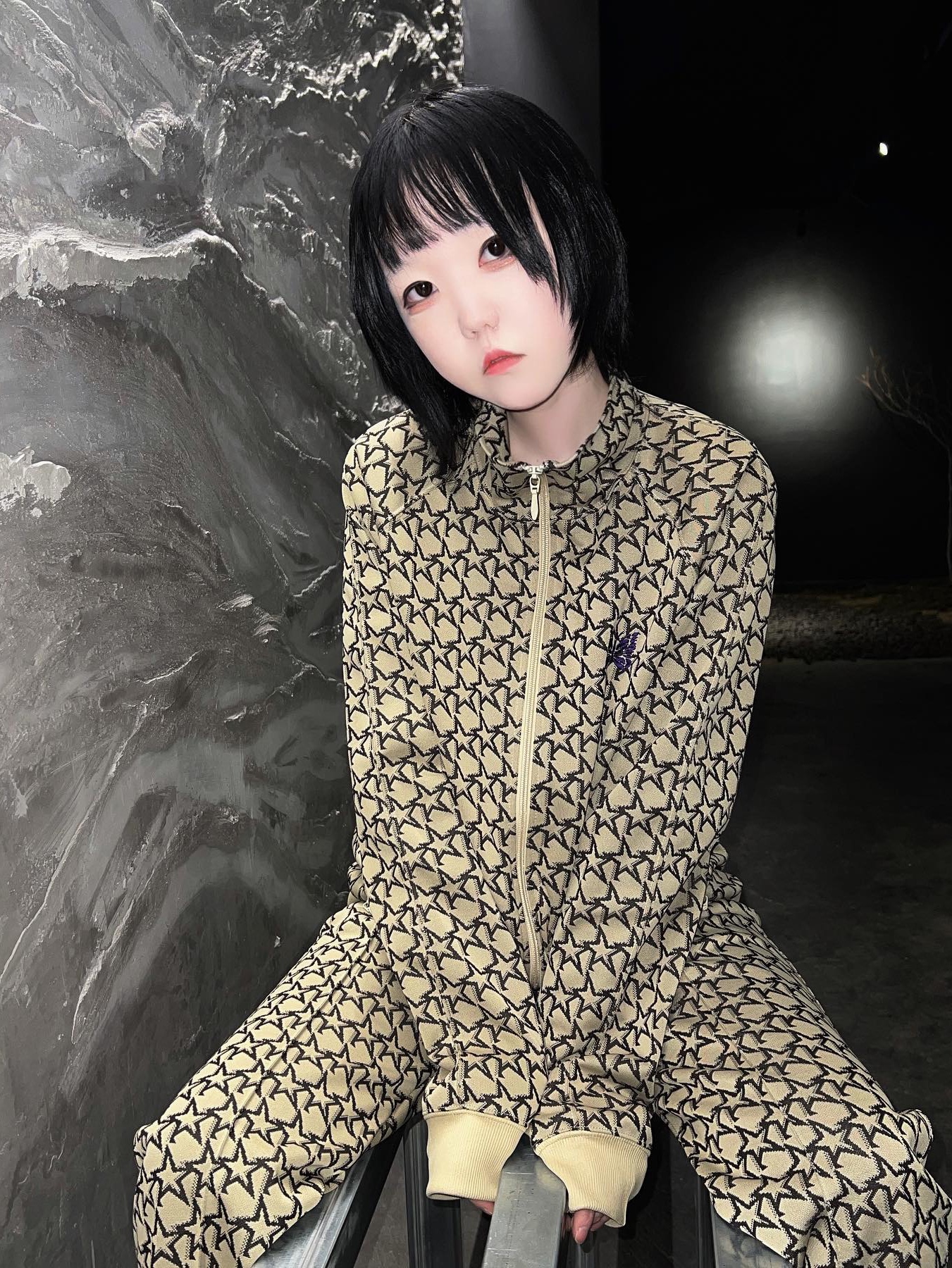 Needles Boot-Cut Jean Poly JQ Star Beige, Needles Track Pants Poly JQ Star Beige 착용 스타일 - 2