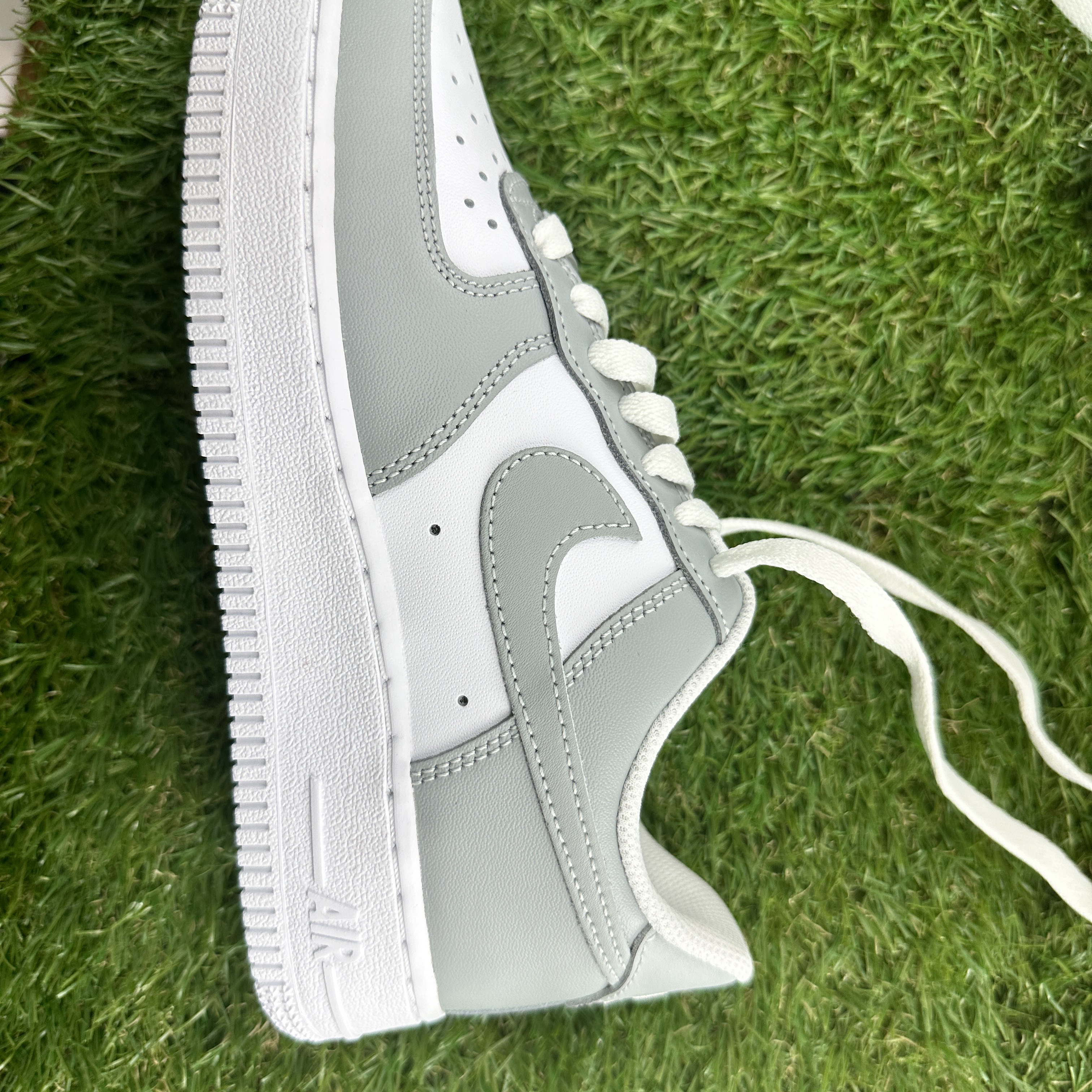 Nike Air Force 1 Low White Grey 착용 스타일 - 3