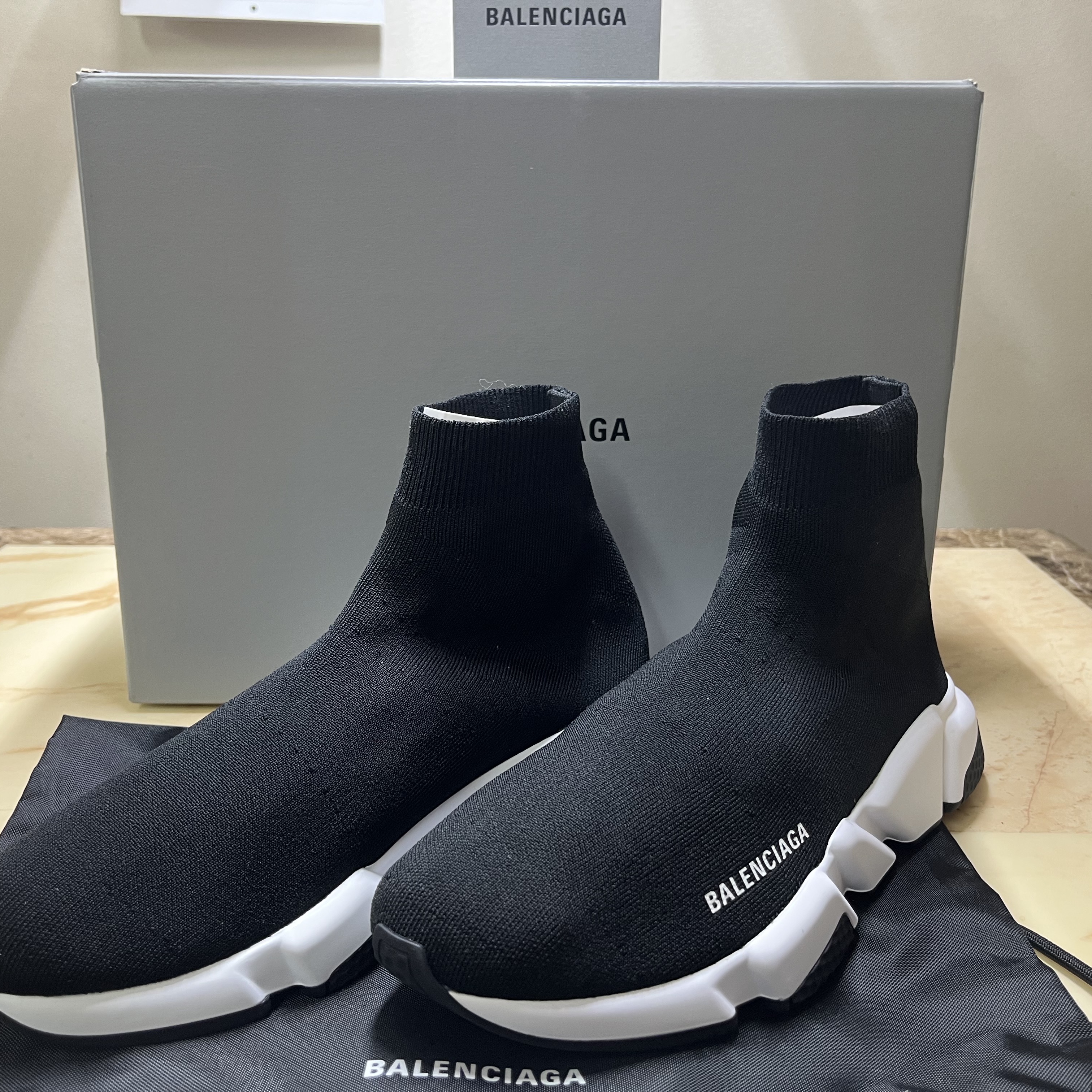 Balenciaga Speed Trainer Black White 2021/2022 착용 스타일 - 2