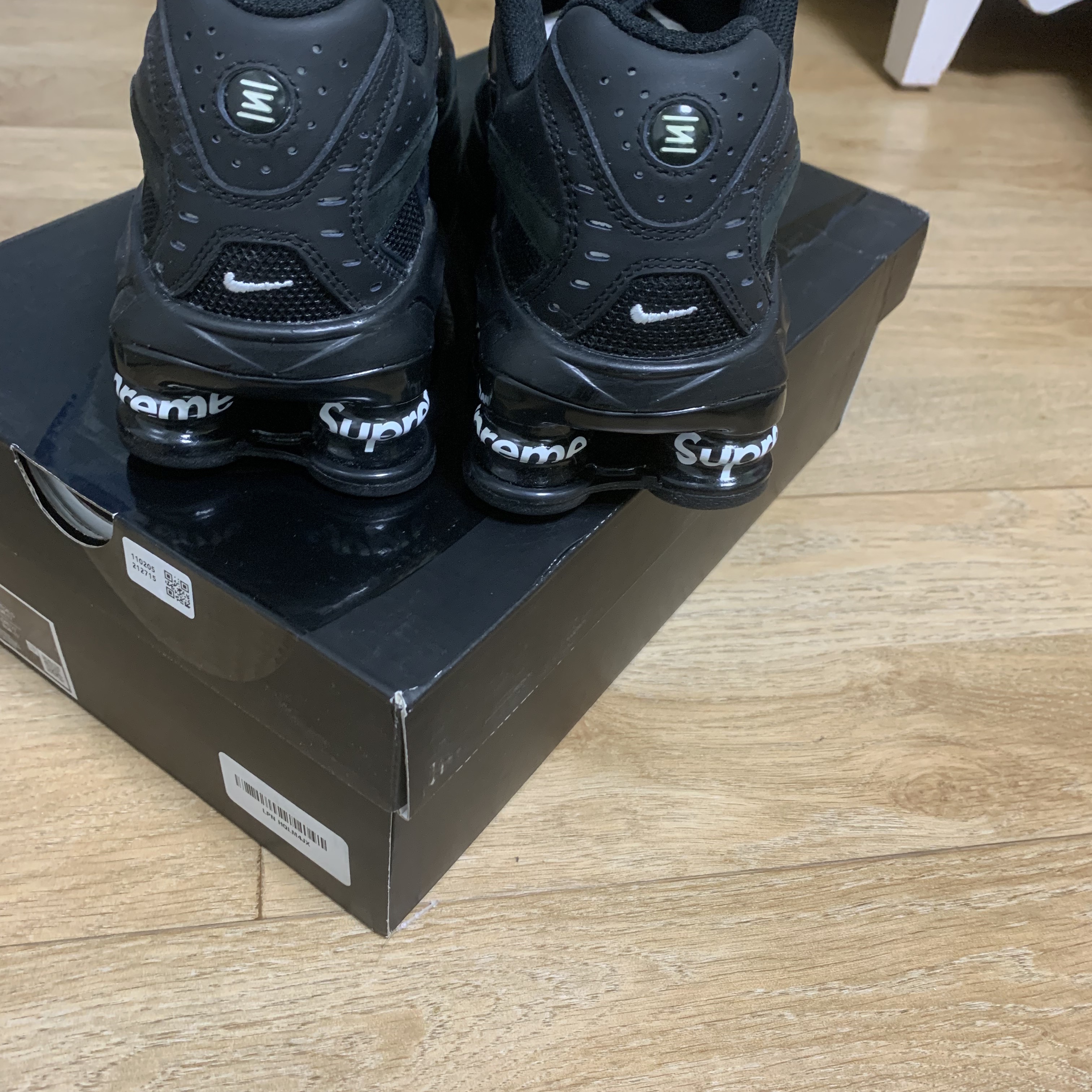 Nike x Supreme Shox Ride 2 SP Black 착용 스타일 - 3
