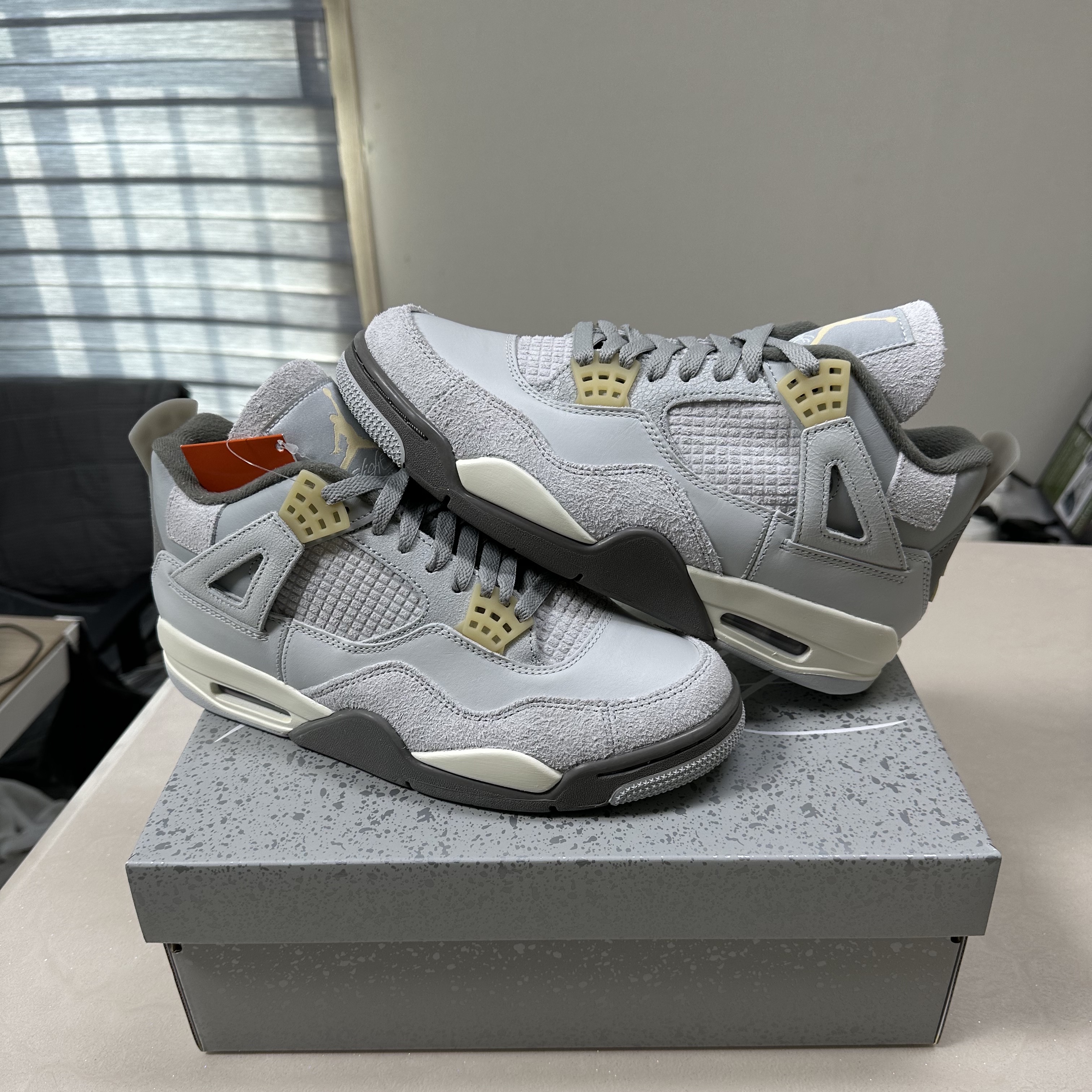 Jordan 4 Retro SE Craft 착용 스타일 - 1