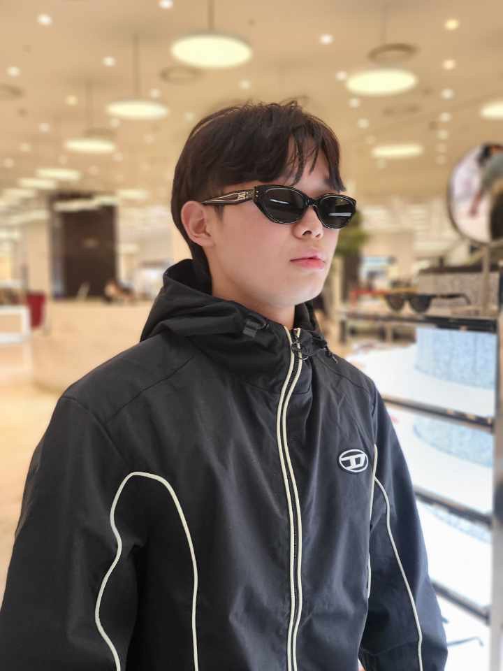 Diesel J-Hives Windbreaker with Contrast Piping Black 착용 스타일 - 2