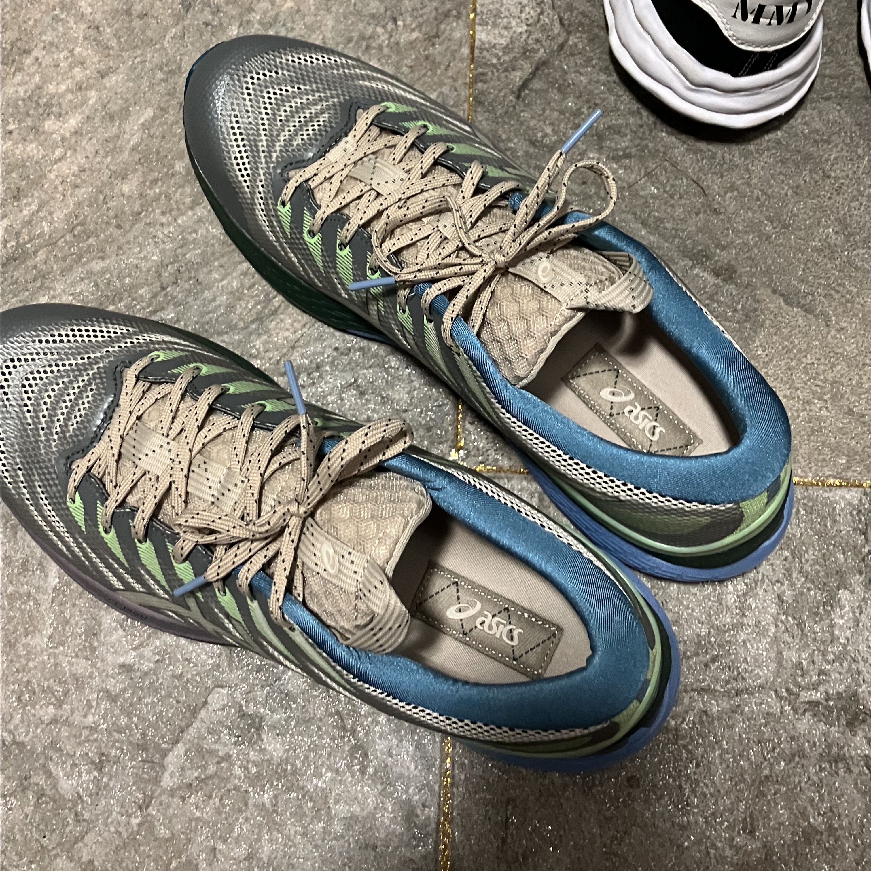 (W) Asics FN3-S Gel-Kayano 28 Gargoyle Fog 착용 스타일