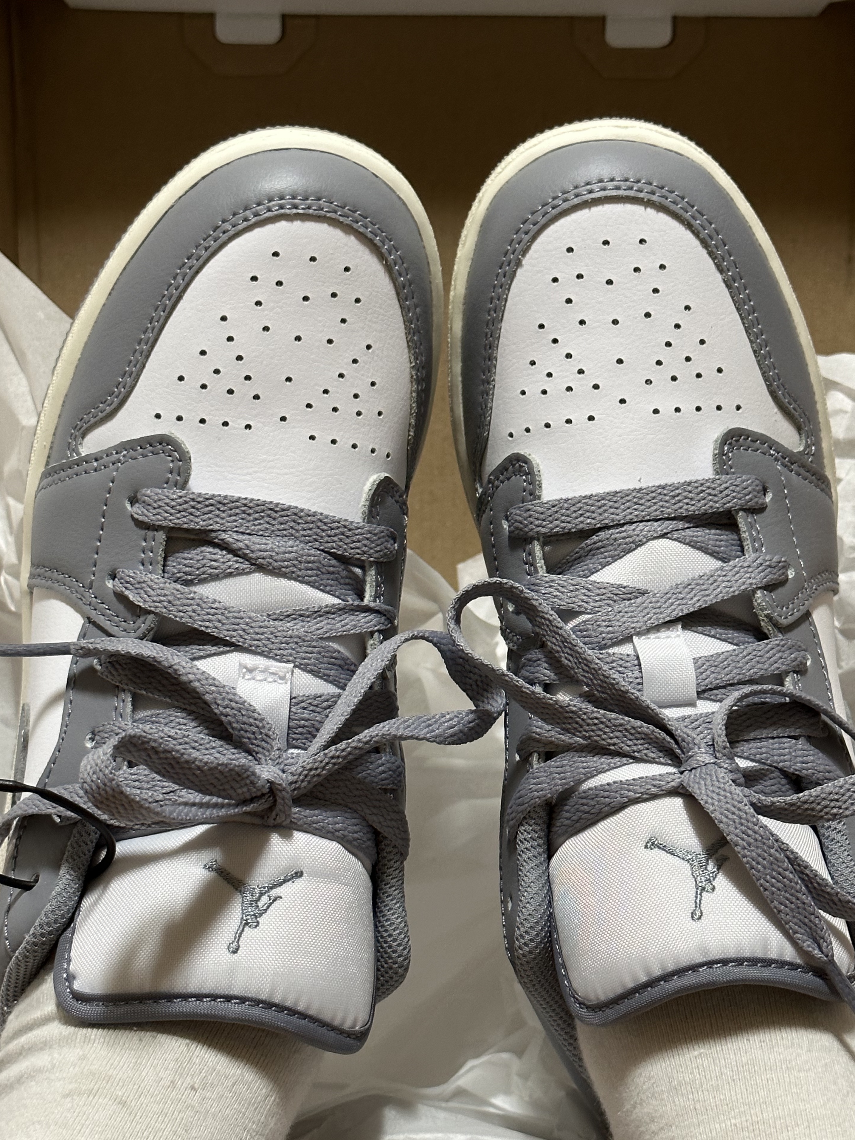 (GS) Jordan 1 Low Stealth and White 착용 스타일