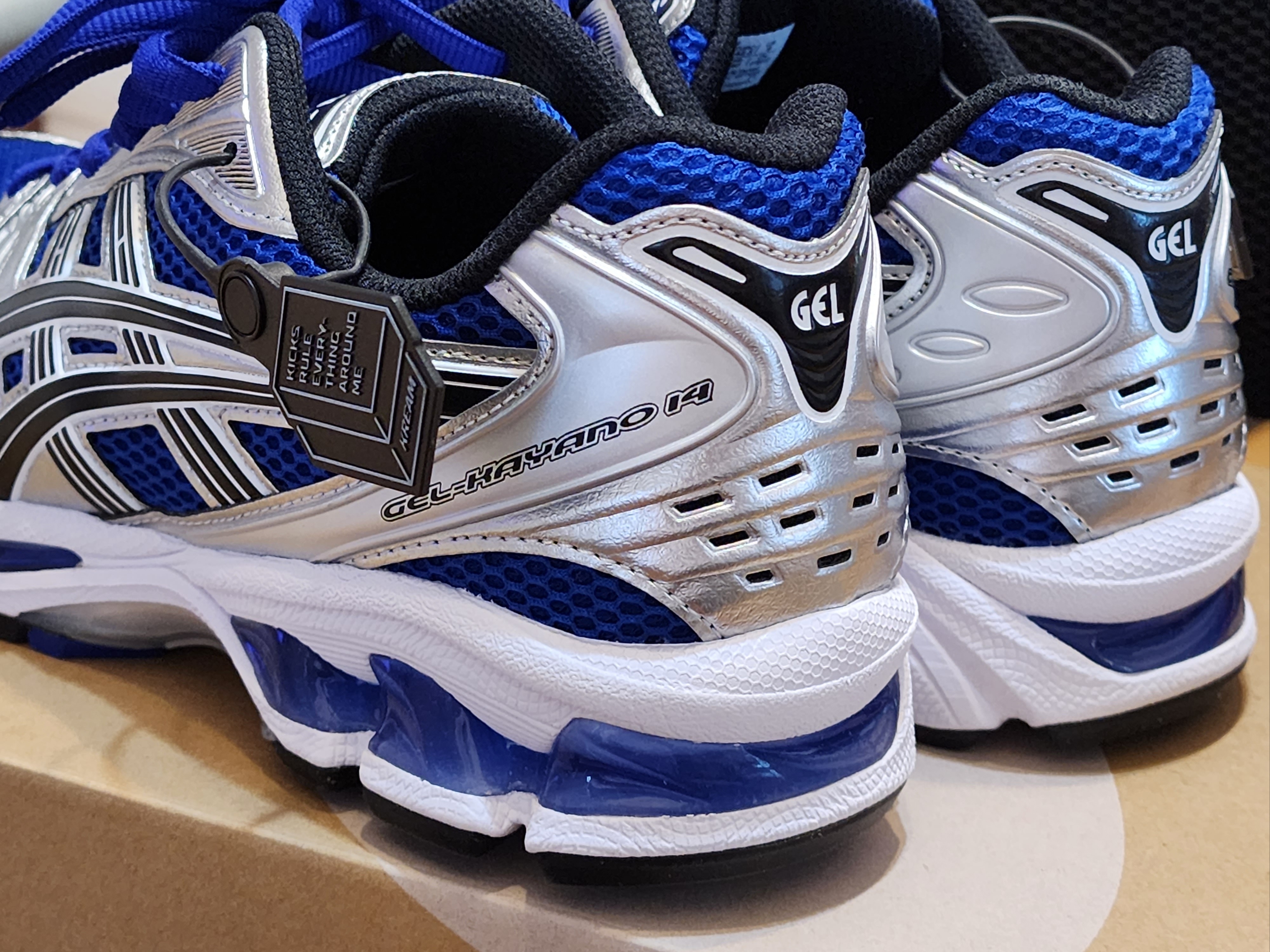 Asics Gel-Kayano 14 Monaco Blue Black 착용 스타일 - 2