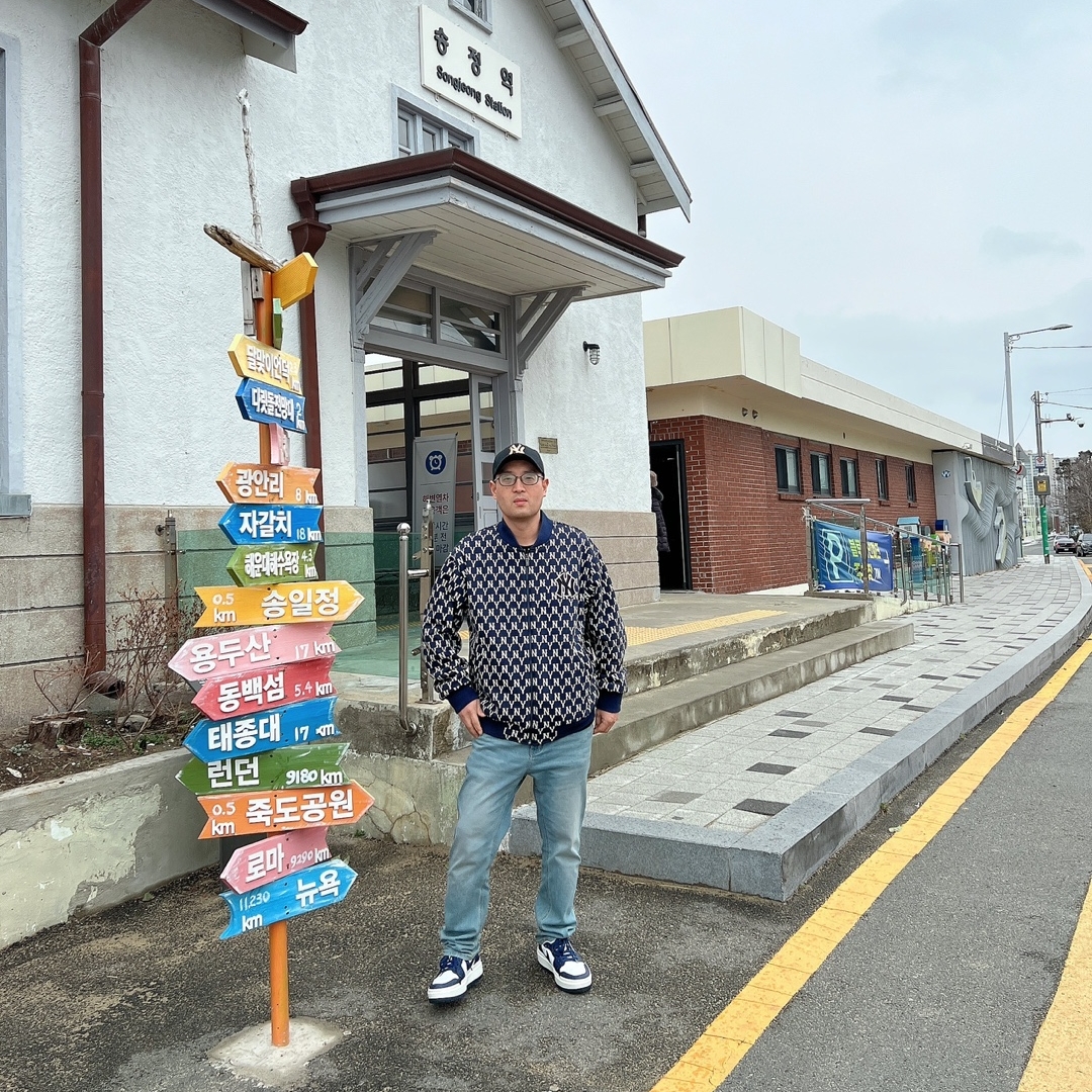 (W) Jordan 1 Elevate Low Midnight Navy 착용 스타일 - 3