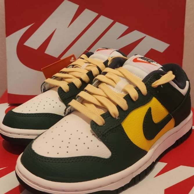 (W) Nike Dunk Low SE Opti Noble Green 착용 스타일 - 1