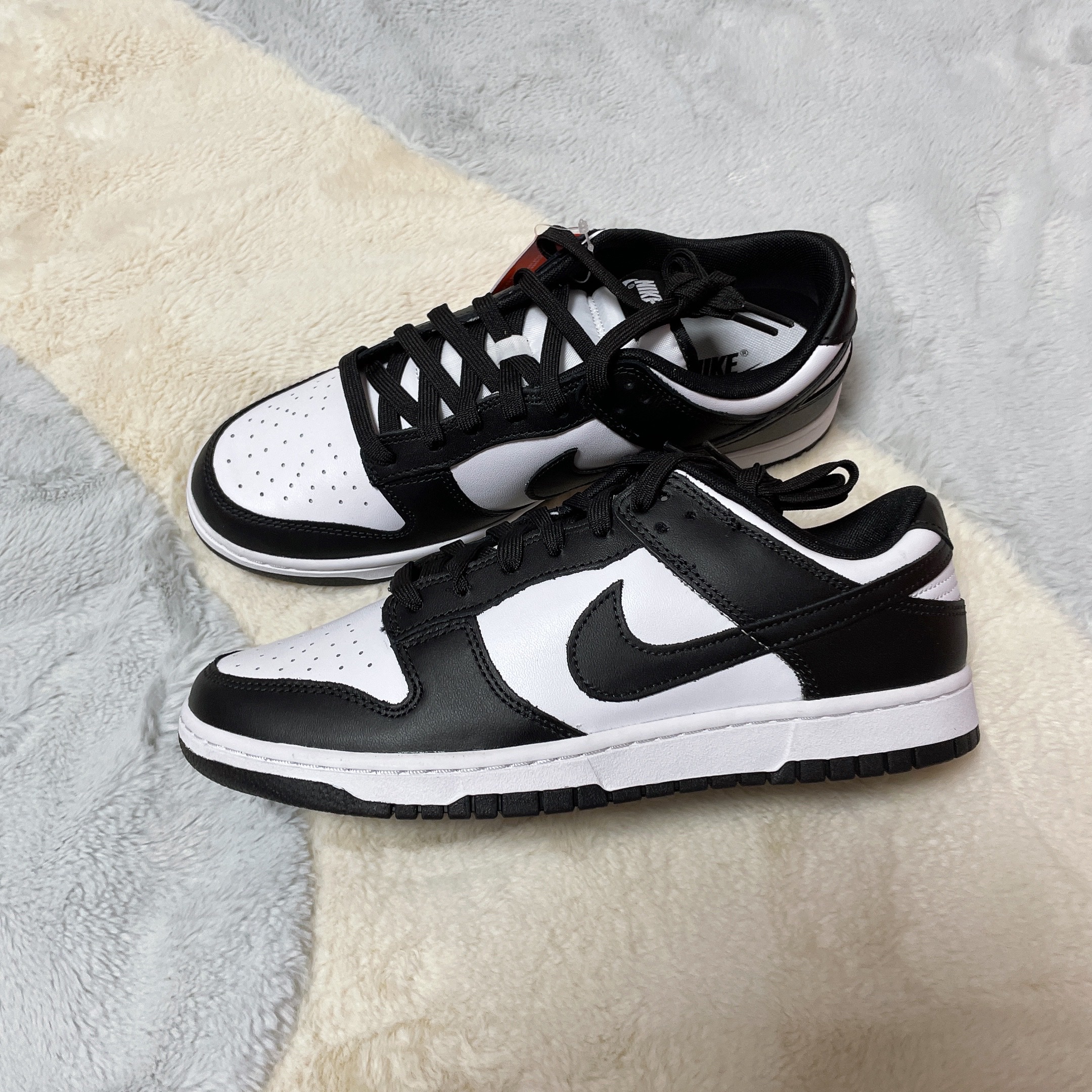 Nike Dunk Low Retro Black 착용 스타일 - 2