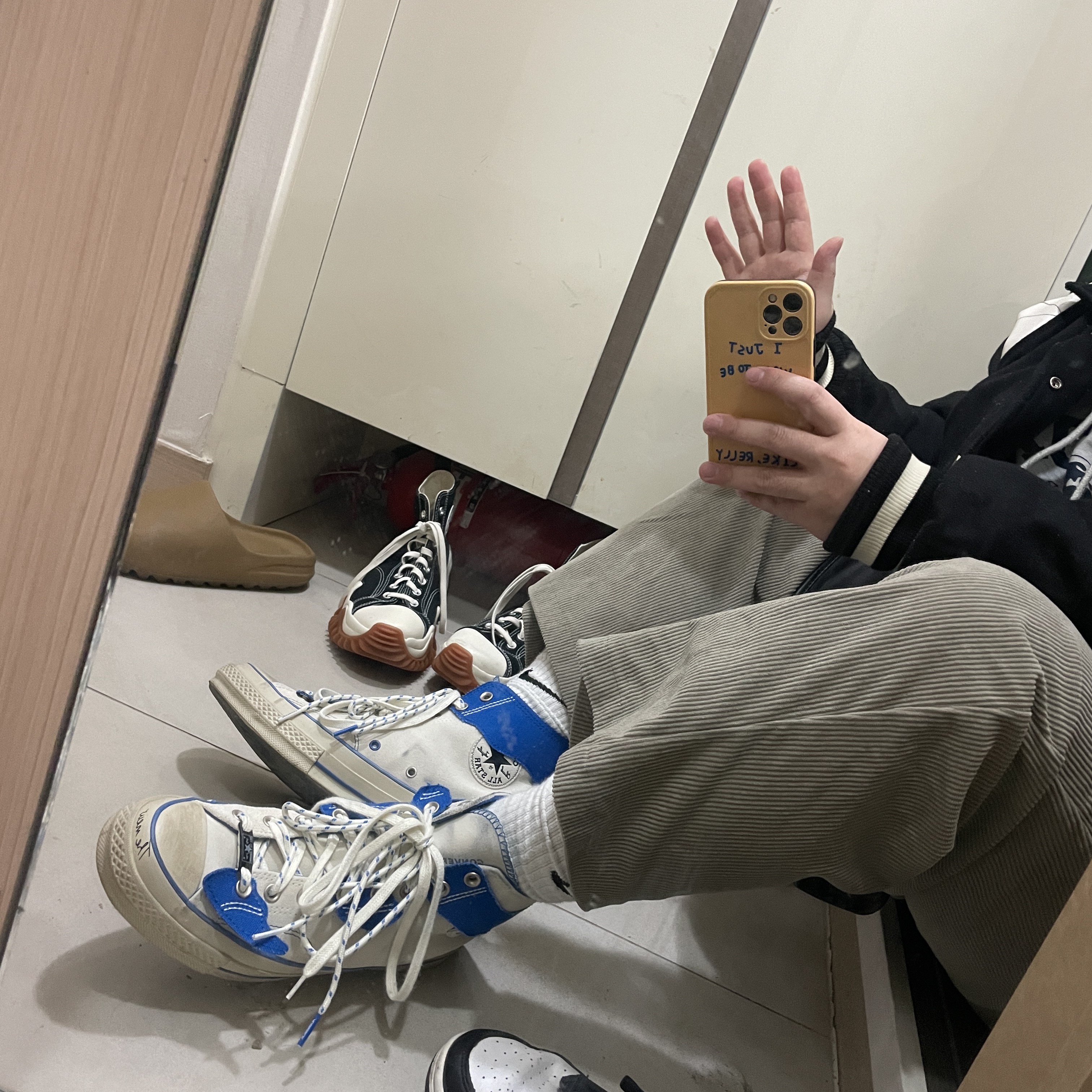 Converse x Ader Error Chuck 70 High White 착용 스타일 - 1