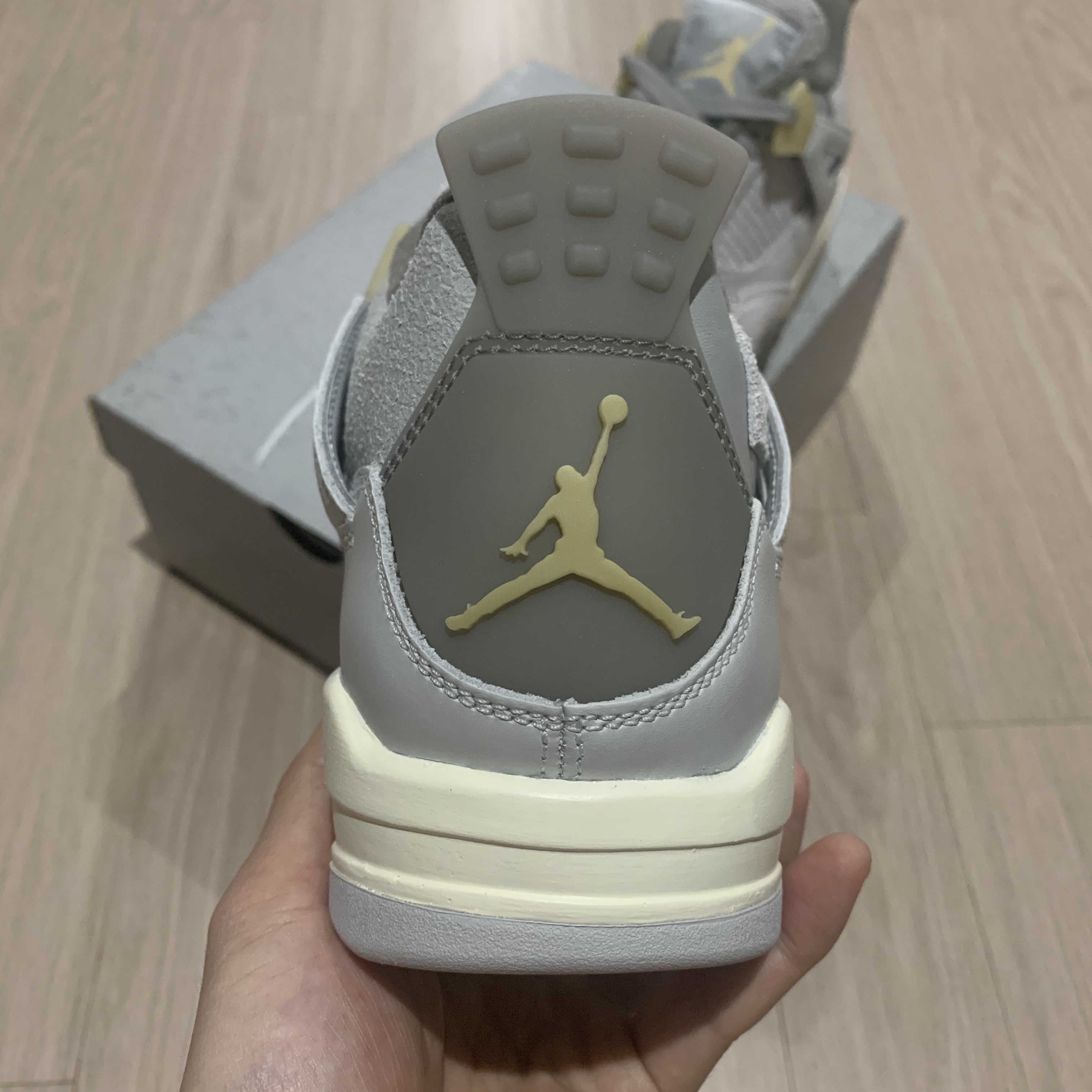 Jordan 4 Retro SE Craft 착용 스타일 - 4