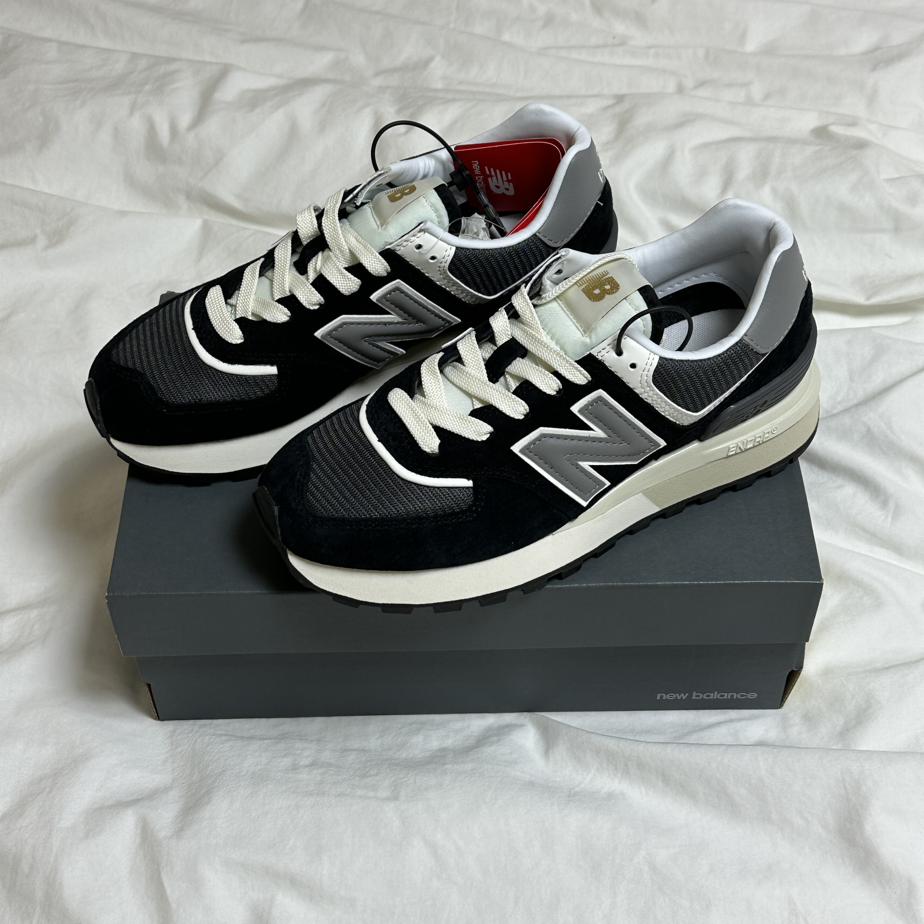 New Balance 574 Legacy Black 착용 스타일 - 1
