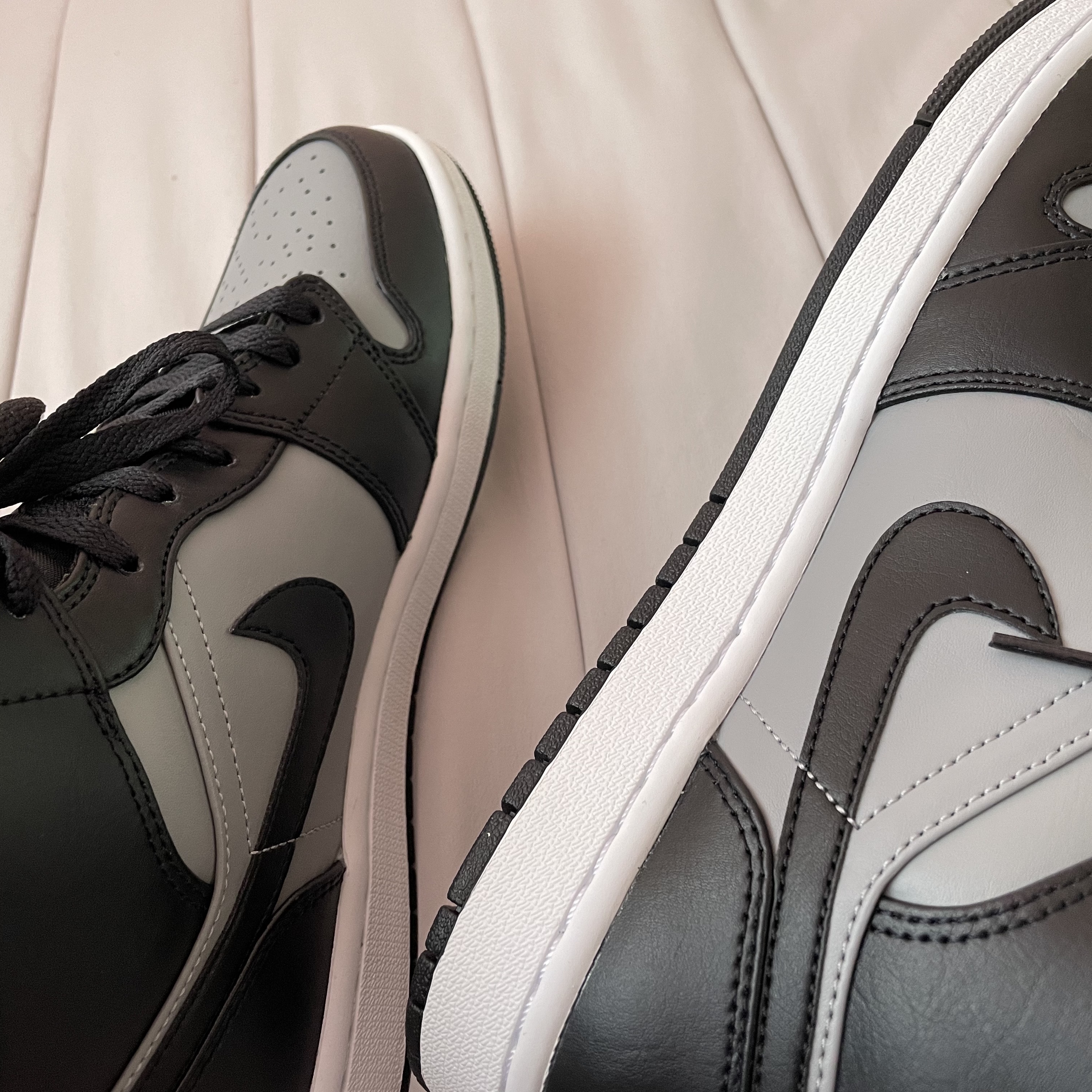 Jordan 1 Mid Shadow 착용 스타일