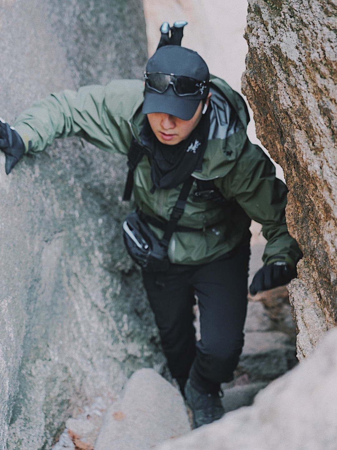 Arc'teryx Beta LT Jacket Tatsu, Arc'teryx Mantis 1 Waistpack Black 착용 스타일