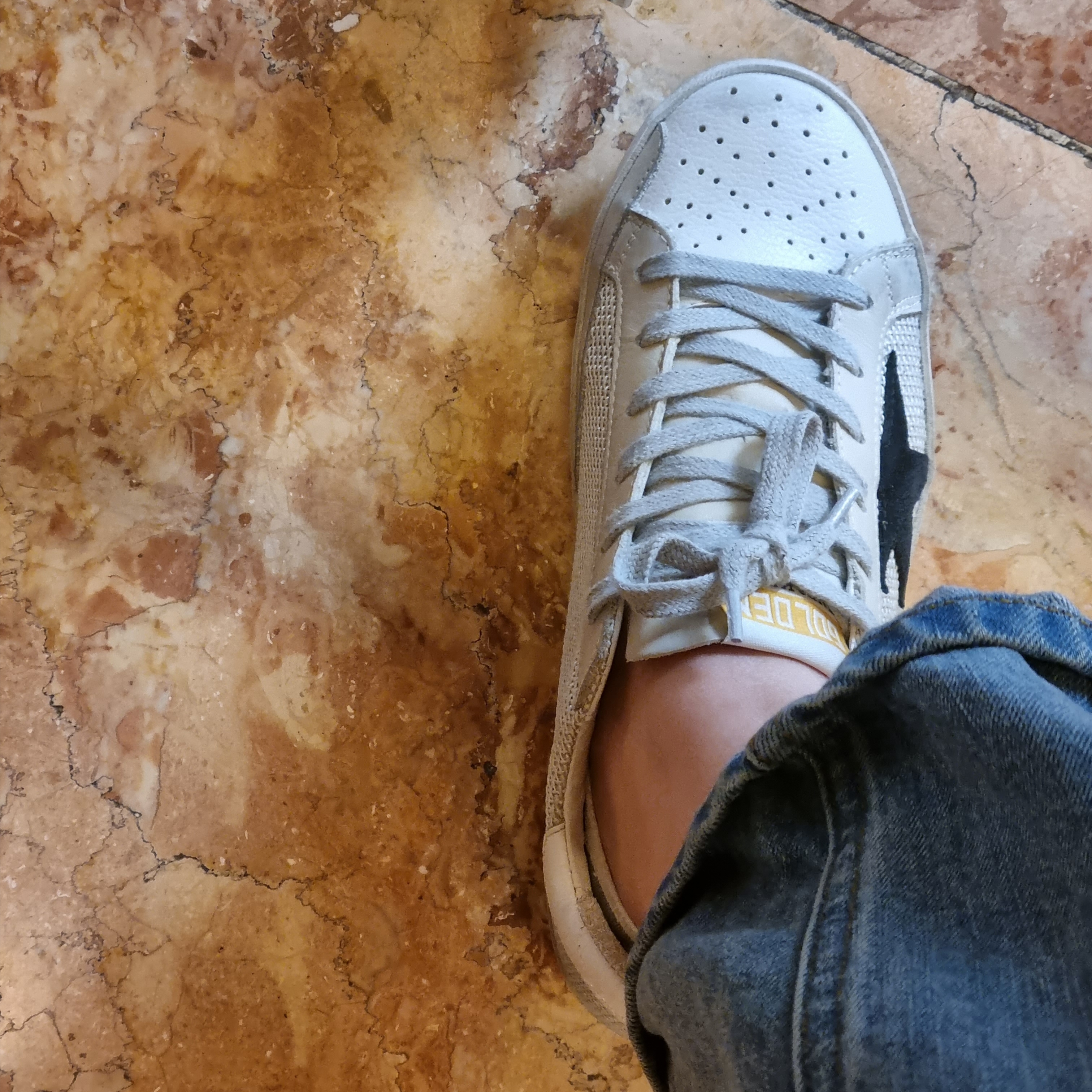 (W) Golden Goose Superstar Gray Code Sneakers 착용 스타일