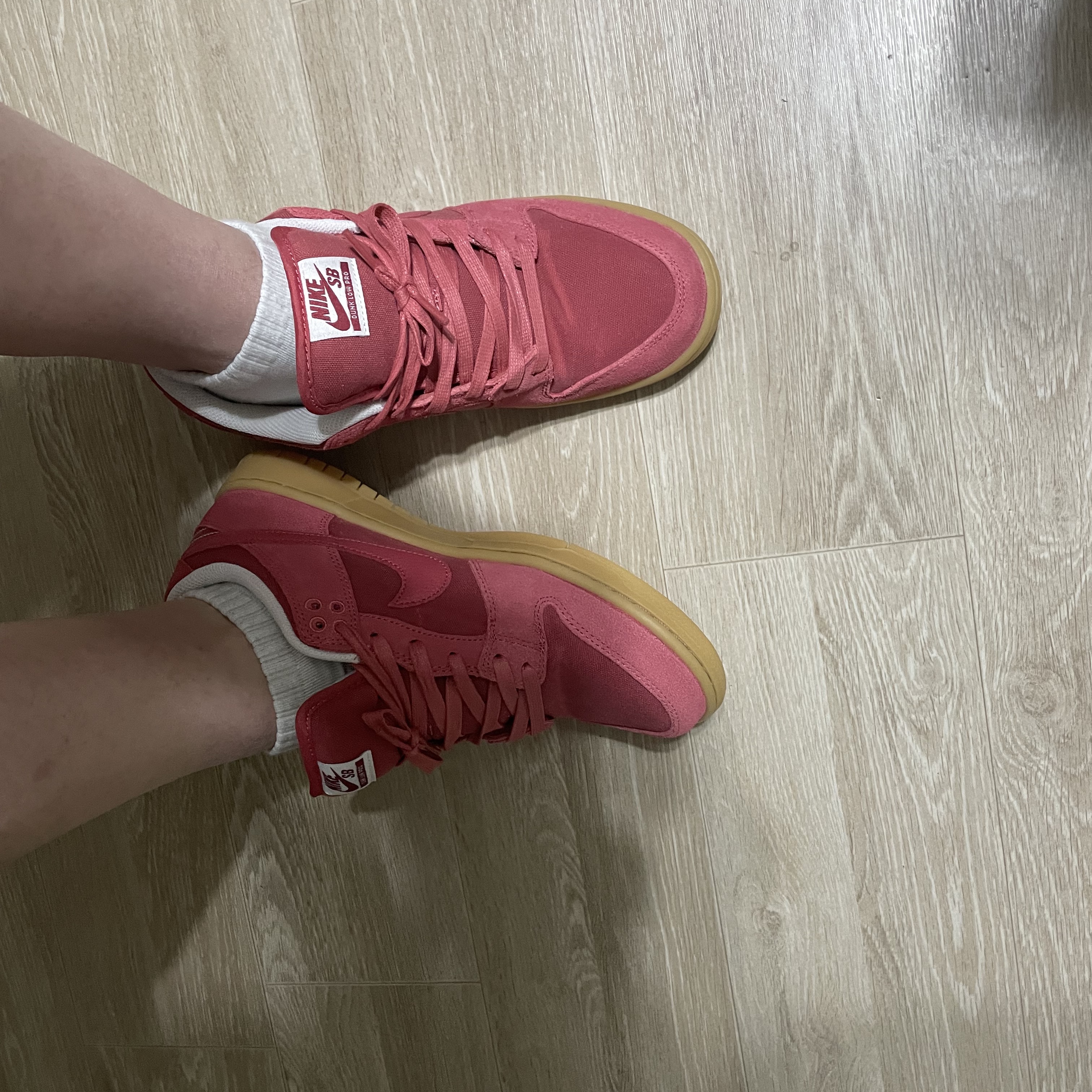 Nike SB Dunk Low Adobe 착용 스타일