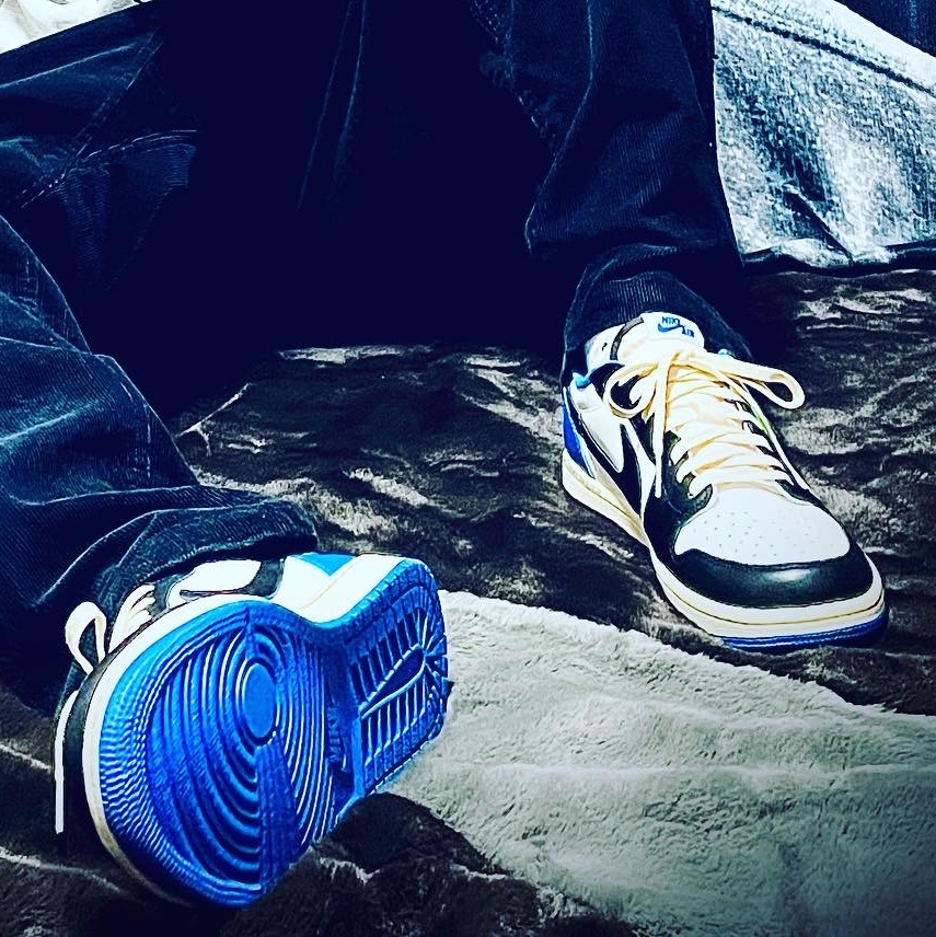 Jordan 1 x Travis Scott x Fragment Retro Low OG SP Military Blue 착용 스타일