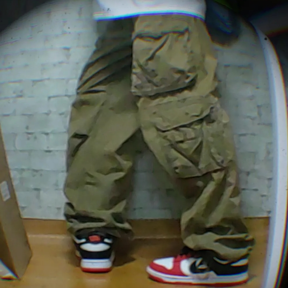 Nike x NBA Dunk Low Retro EMB Black and Chile Red 착용 스타일