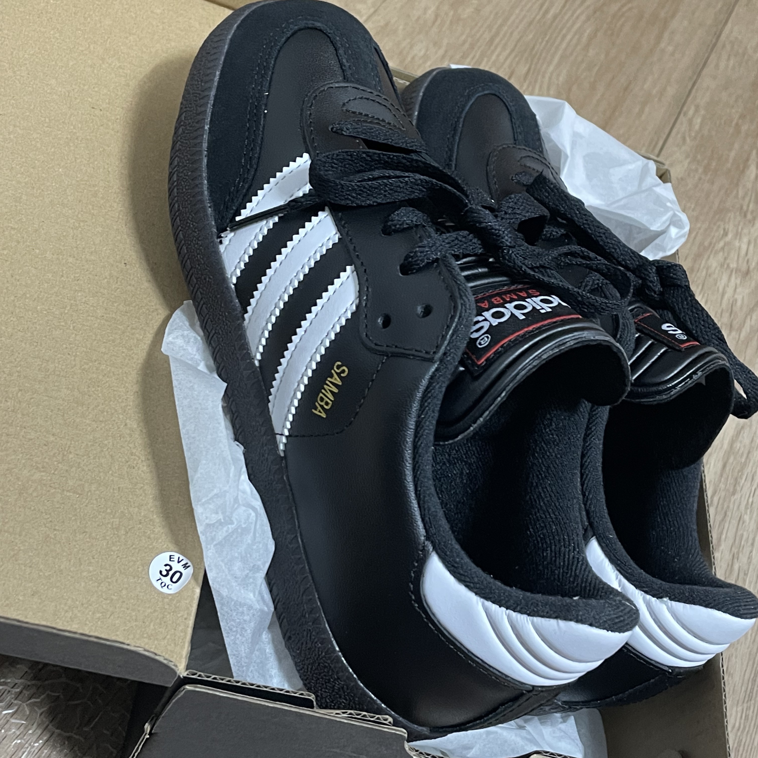 (J) Adidas Samba Classic Core Black 착용 스타일