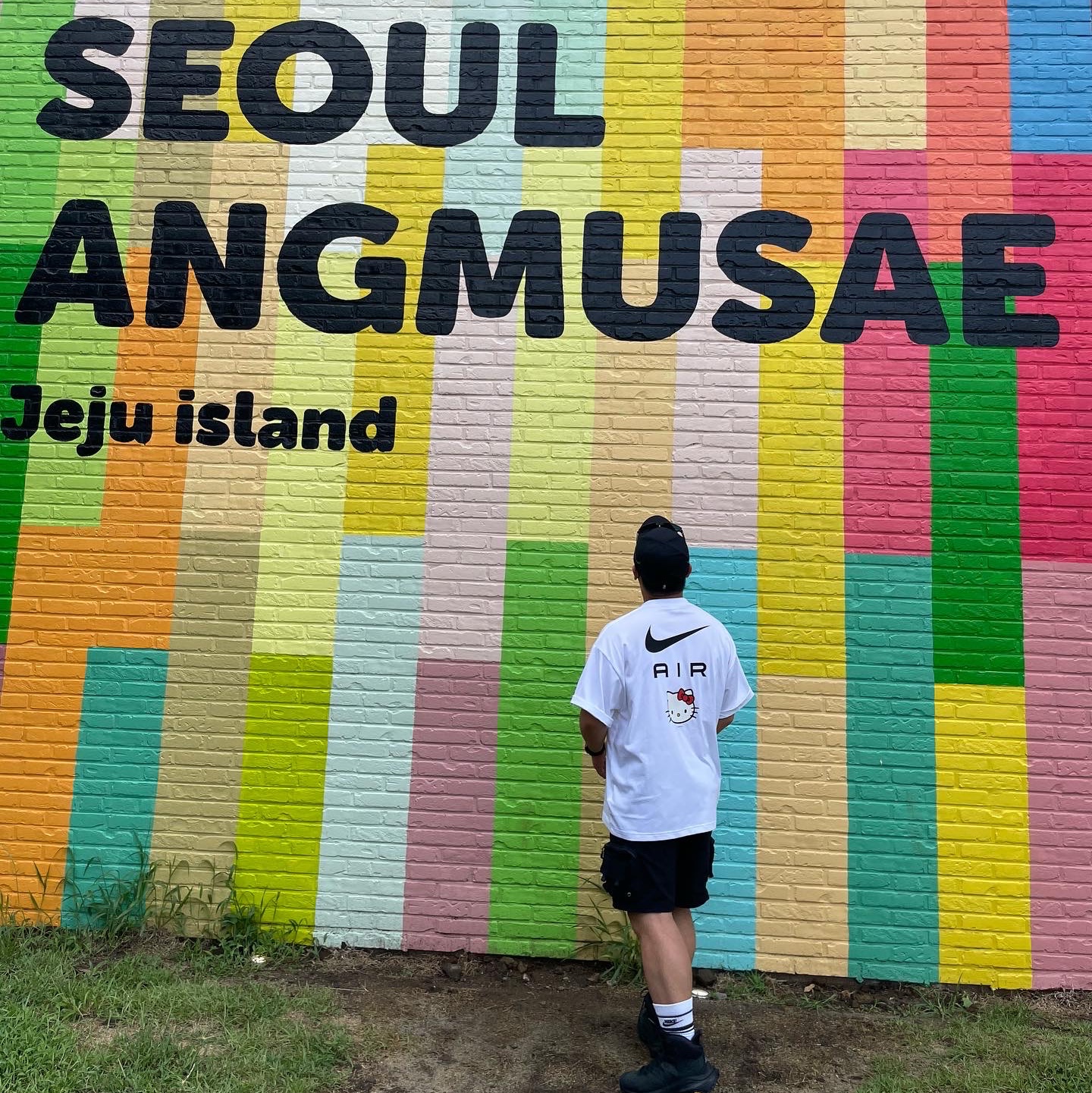 Nike x Hello Kitty NRG Air T-Shirt White - Asia, Nike ACG Cargo Shorts Black - Asia 착용 스타일
