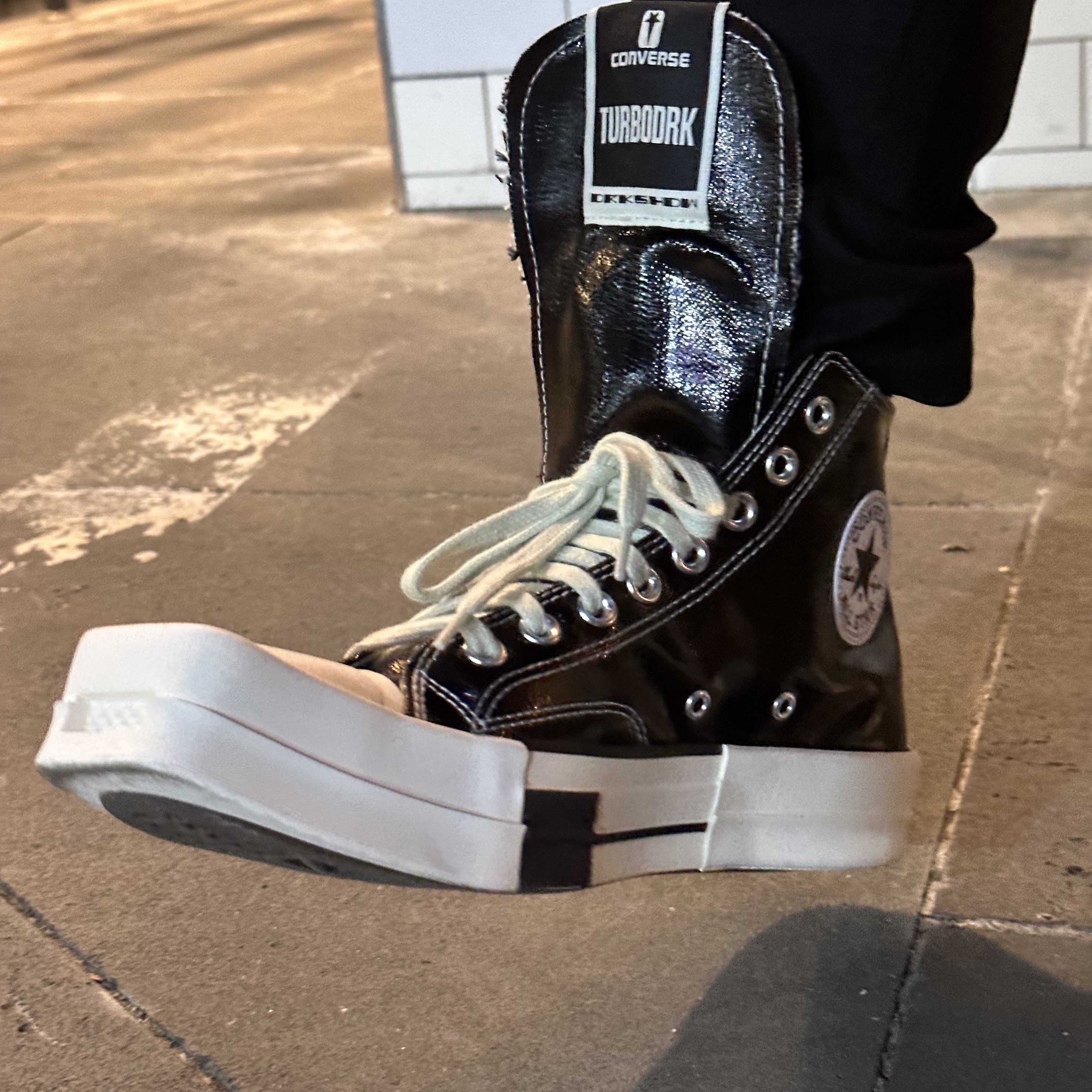 Converse x Drkshdw Turbodrk Chuck 70 Hi Black Lacquered Denim 착용 스타일 - 3