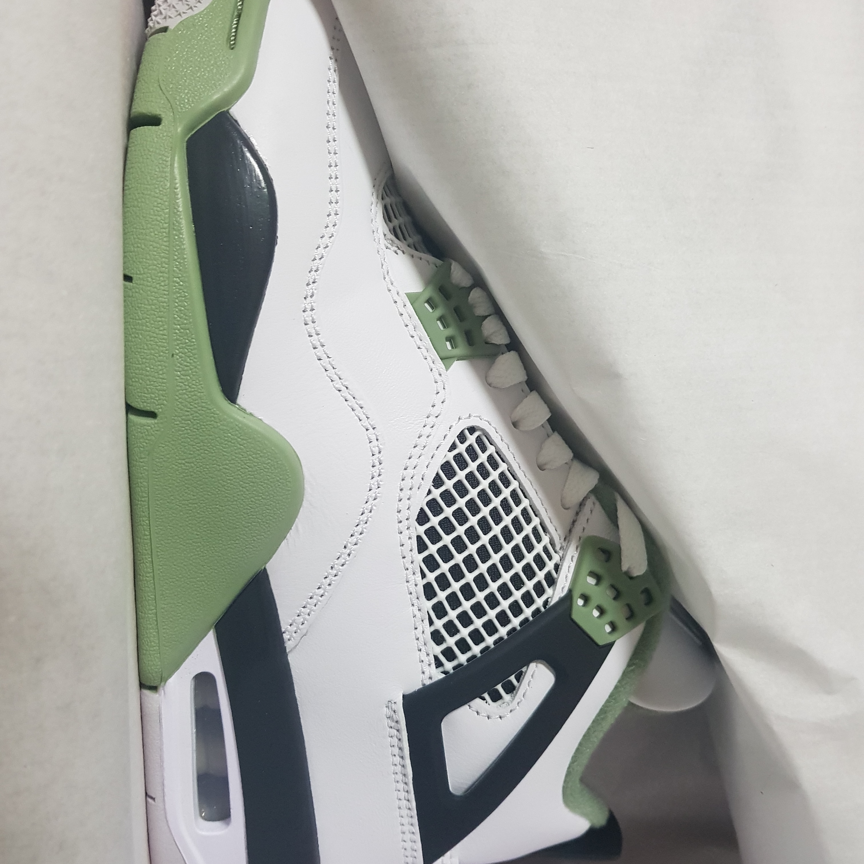 (W) Jordan 4 Retro Oil Green 착용 스타일 - 2