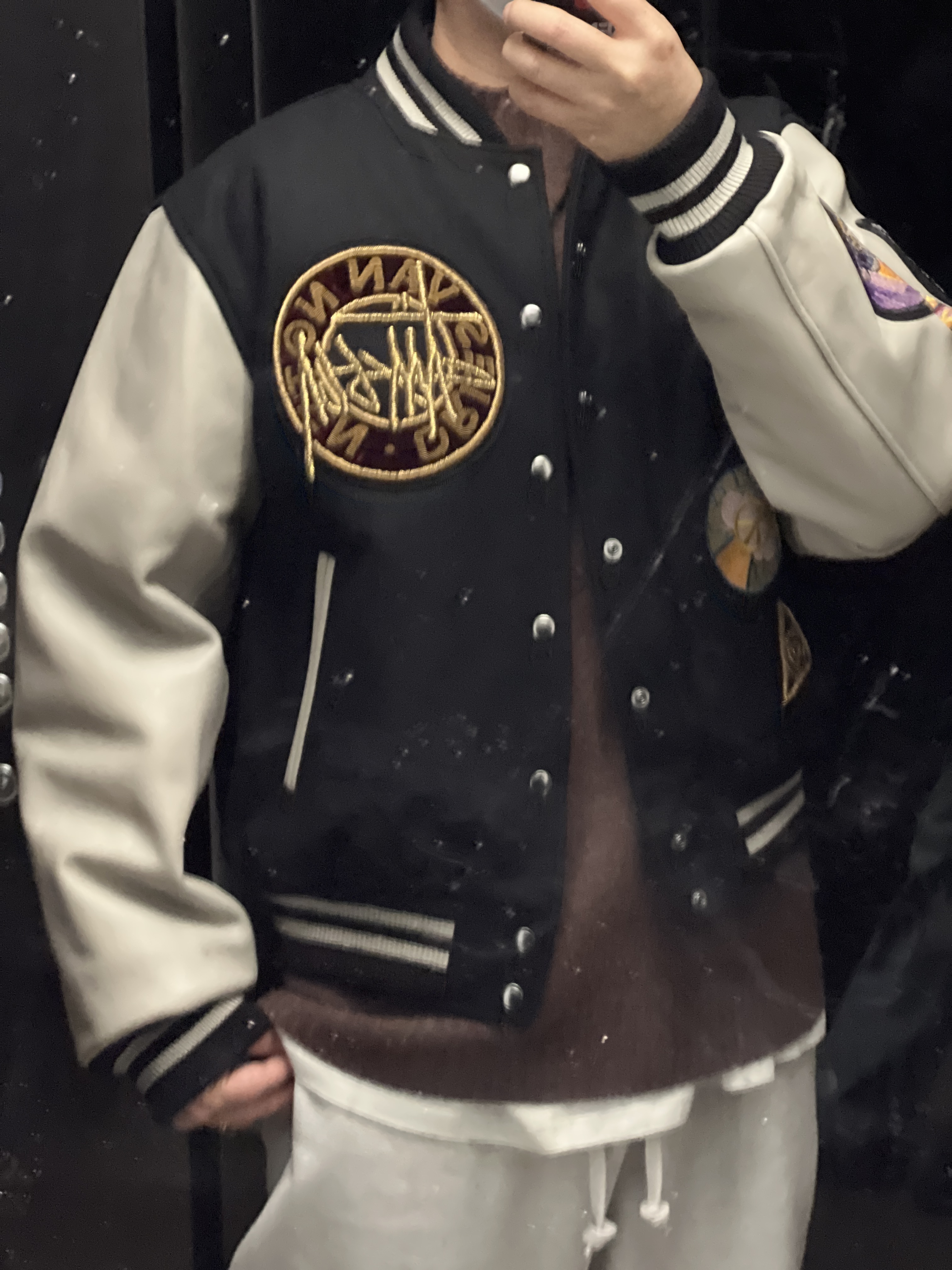 Adidas Yeezy QNTM Lifestyle, Stussy x Dries Van Noten Varsity Jacket Black 착용 스타일 - 2